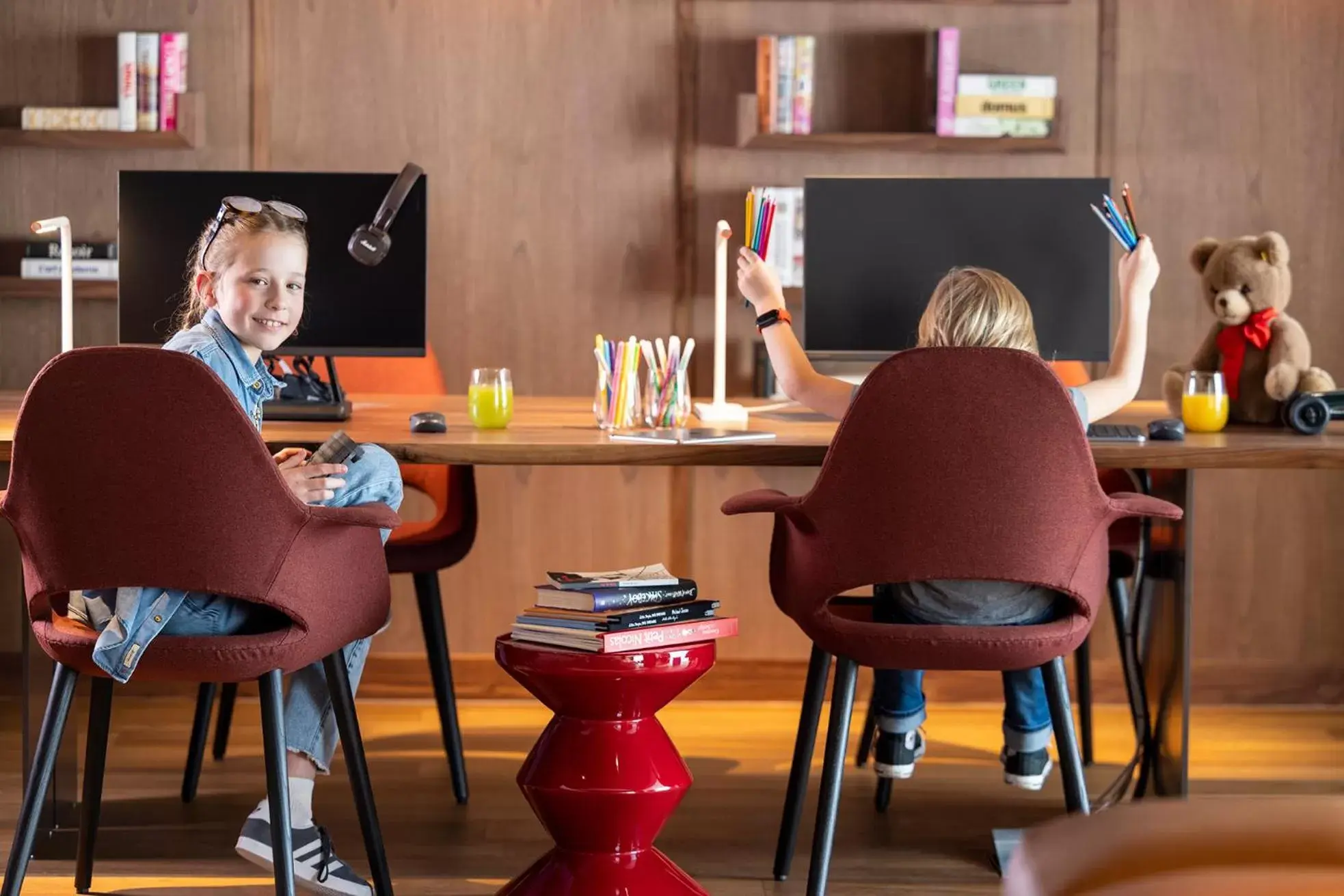 Lobby or reception in L-Avenue Lobby or reception in L-Avenue