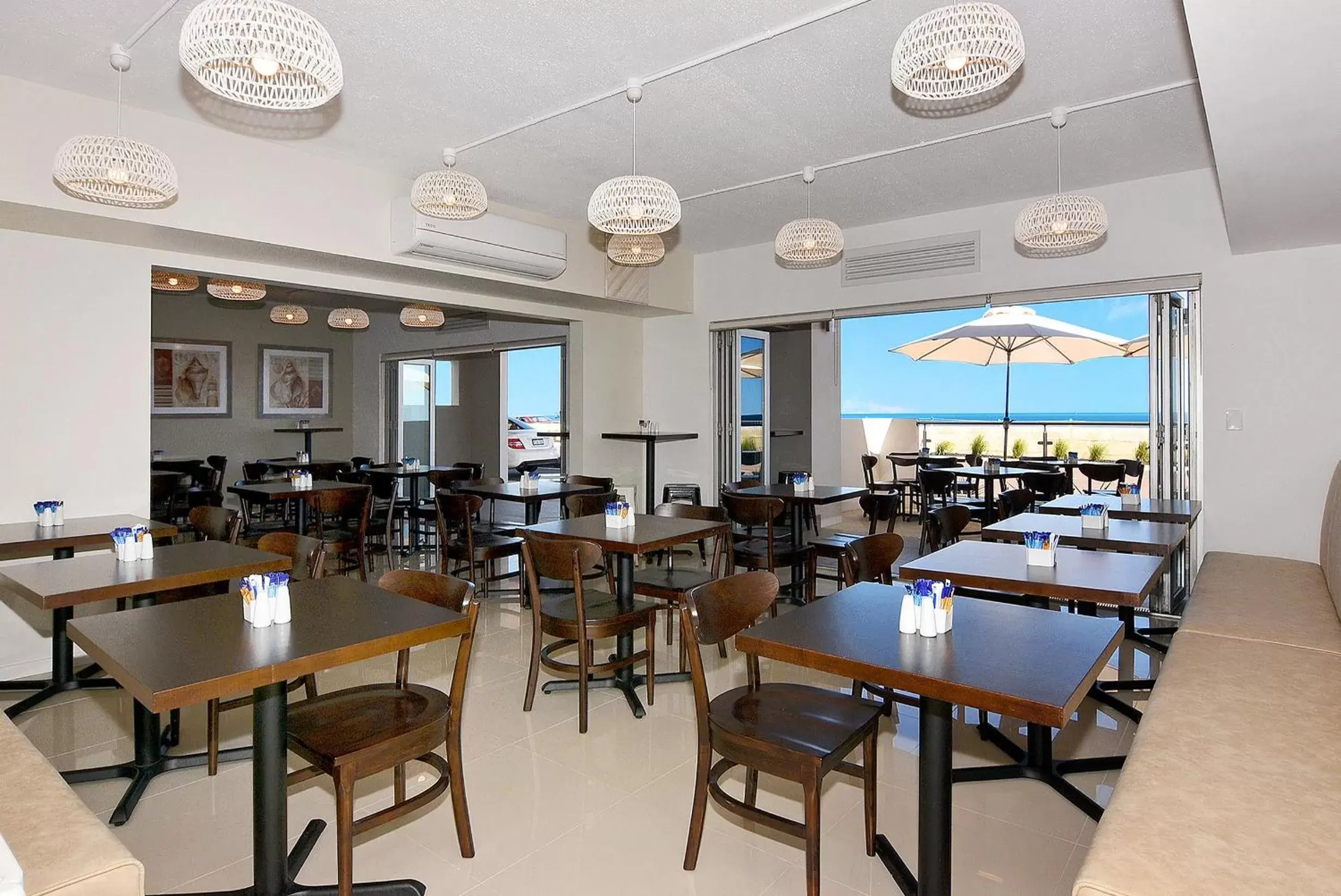 Restaurant/Places to Eat in Bunbury Seaview Apartments