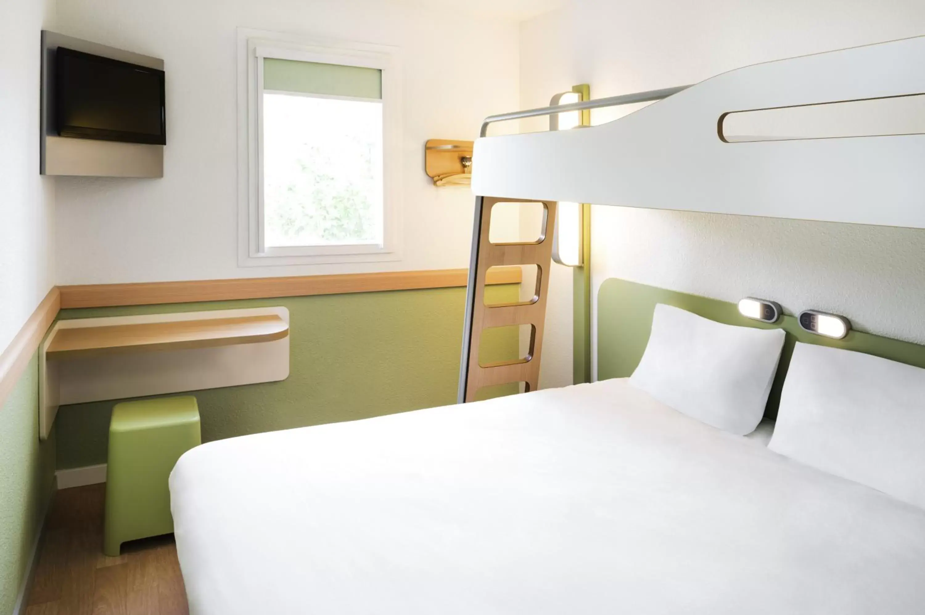 Bedroom, Bunk Bed in ibis budget Annemasse Geneve