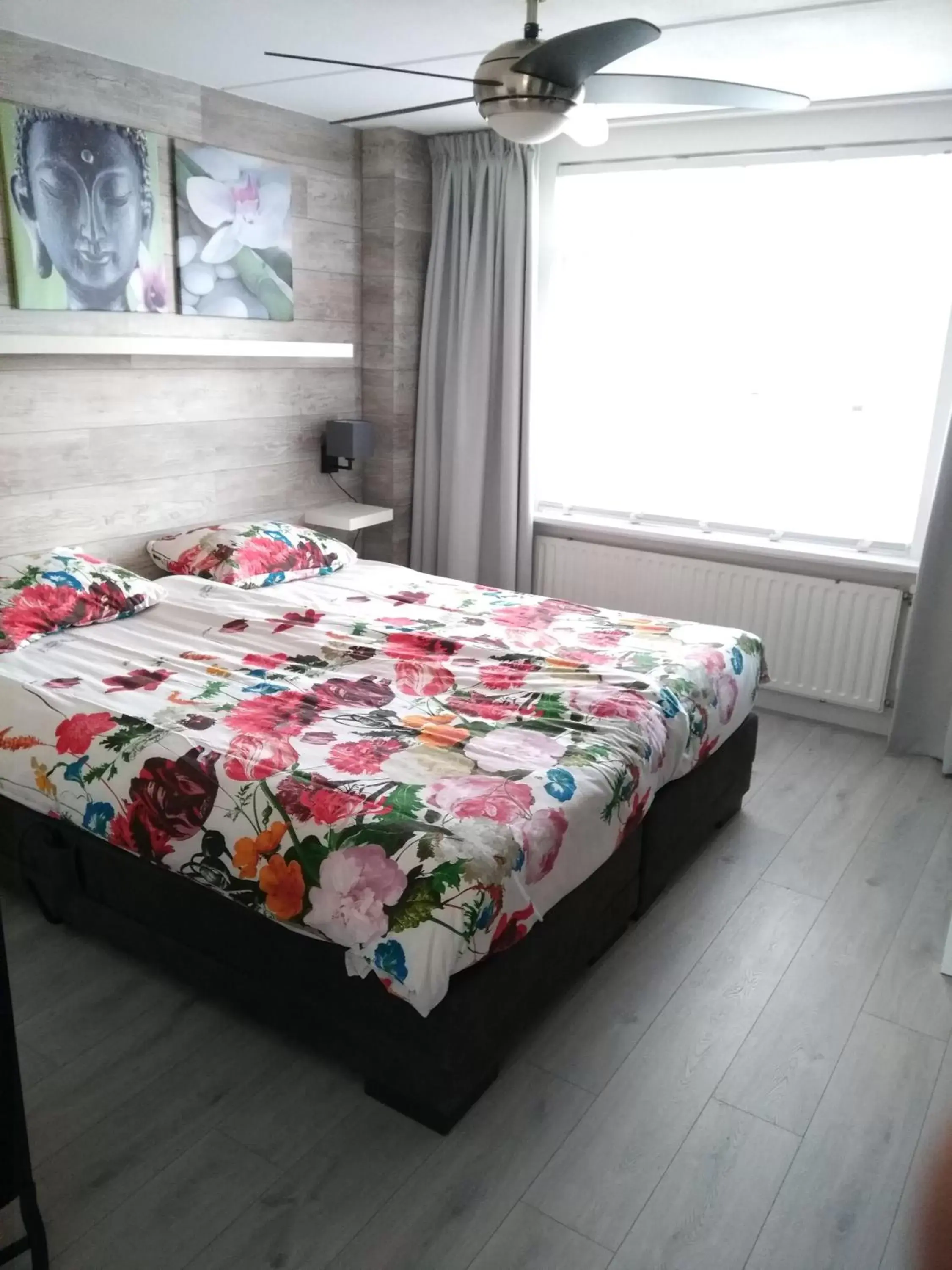 Bedroom, Bed in Slapen in Dordrecht