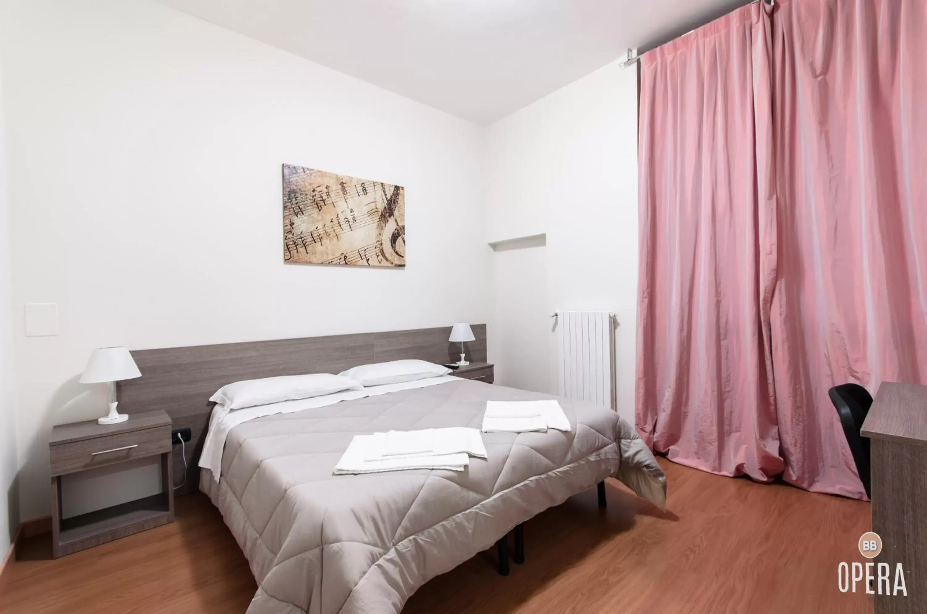 Double Room with Balcony in Opera B&B Double Room with Balcony in Opera B&B