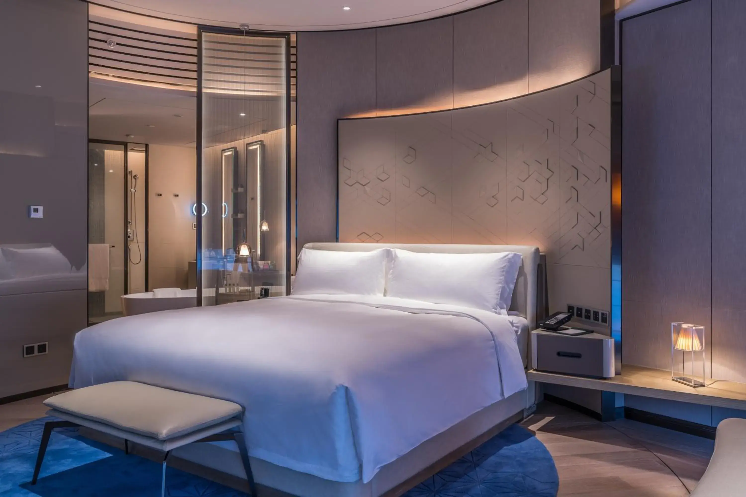 Bedroom, Bed in InterContinental Beijing Sanlitun, an IHG Hotel