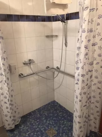 Shower in Hotel Nord