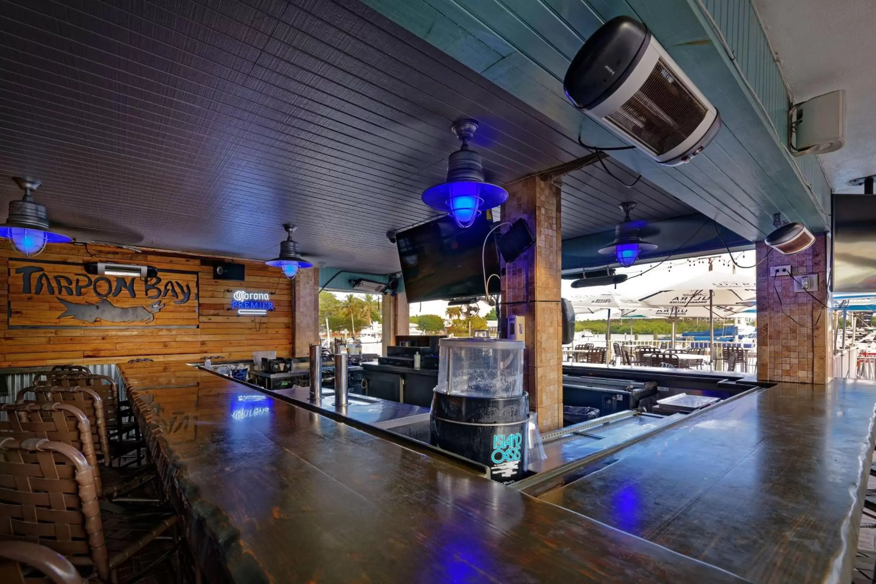 Lounge or bar in Ramada by Wyndham Sarasota Waterfront