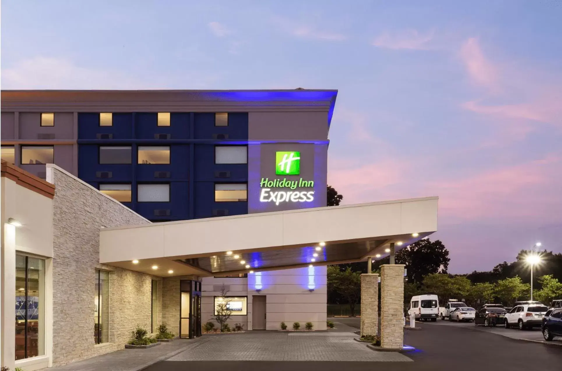 Property Building in Holiday Inn Express Atlanta Airport - North, an IHG Hotel