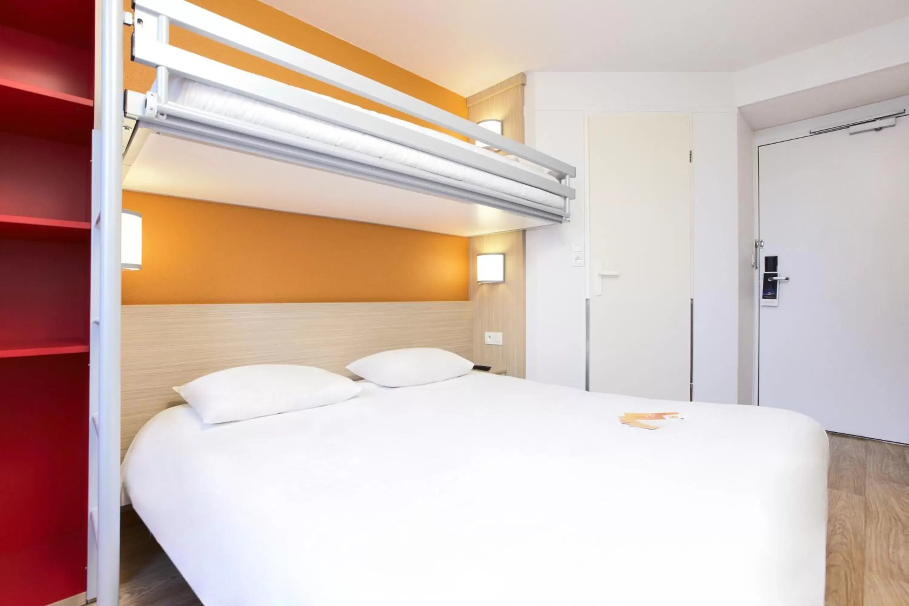 bunk bed, Bed in Premiere Classe Angoulême La Couronne