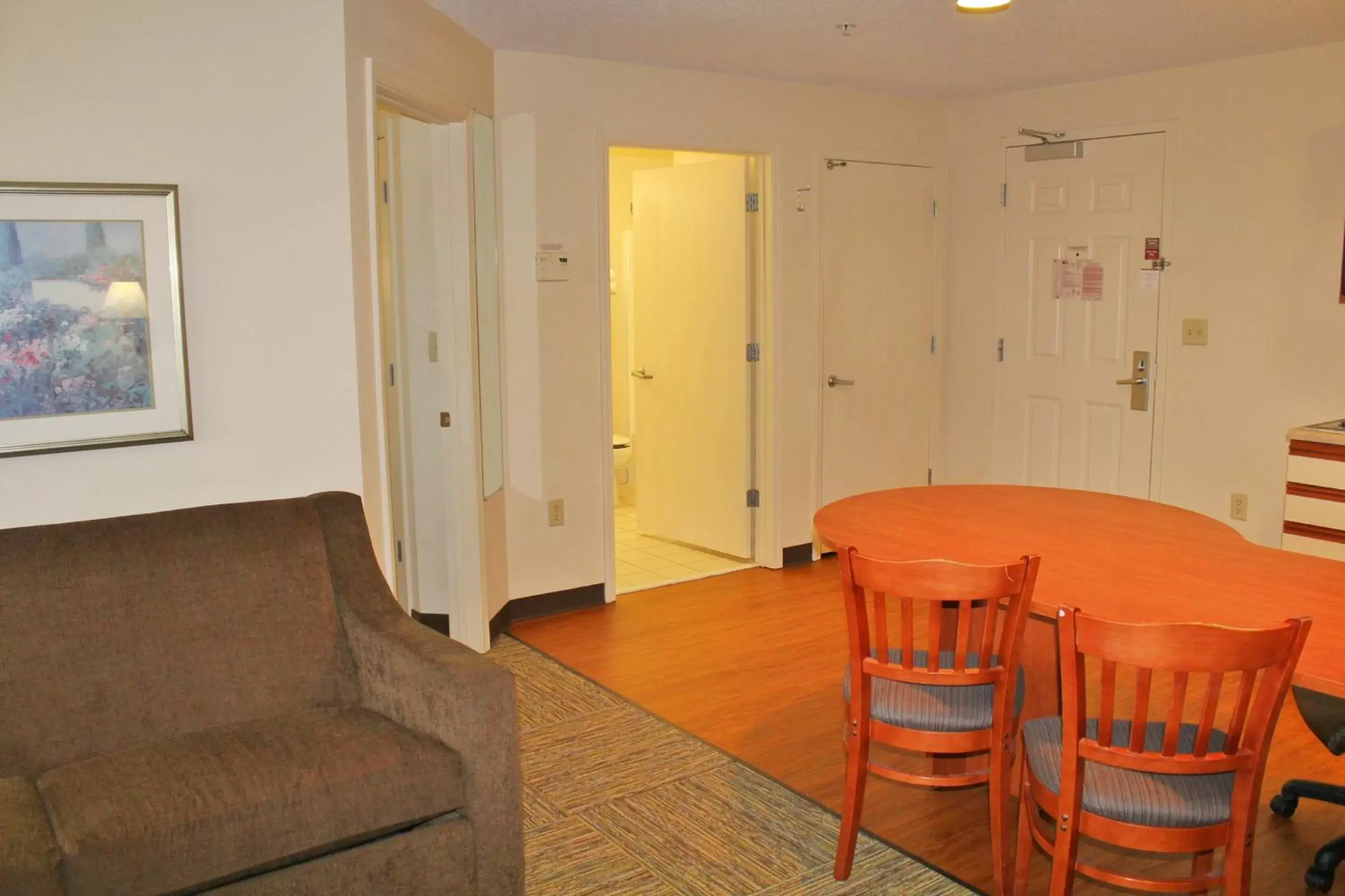 Bedroom, Dining Area in Candlewood Suites Syracuse-Airport