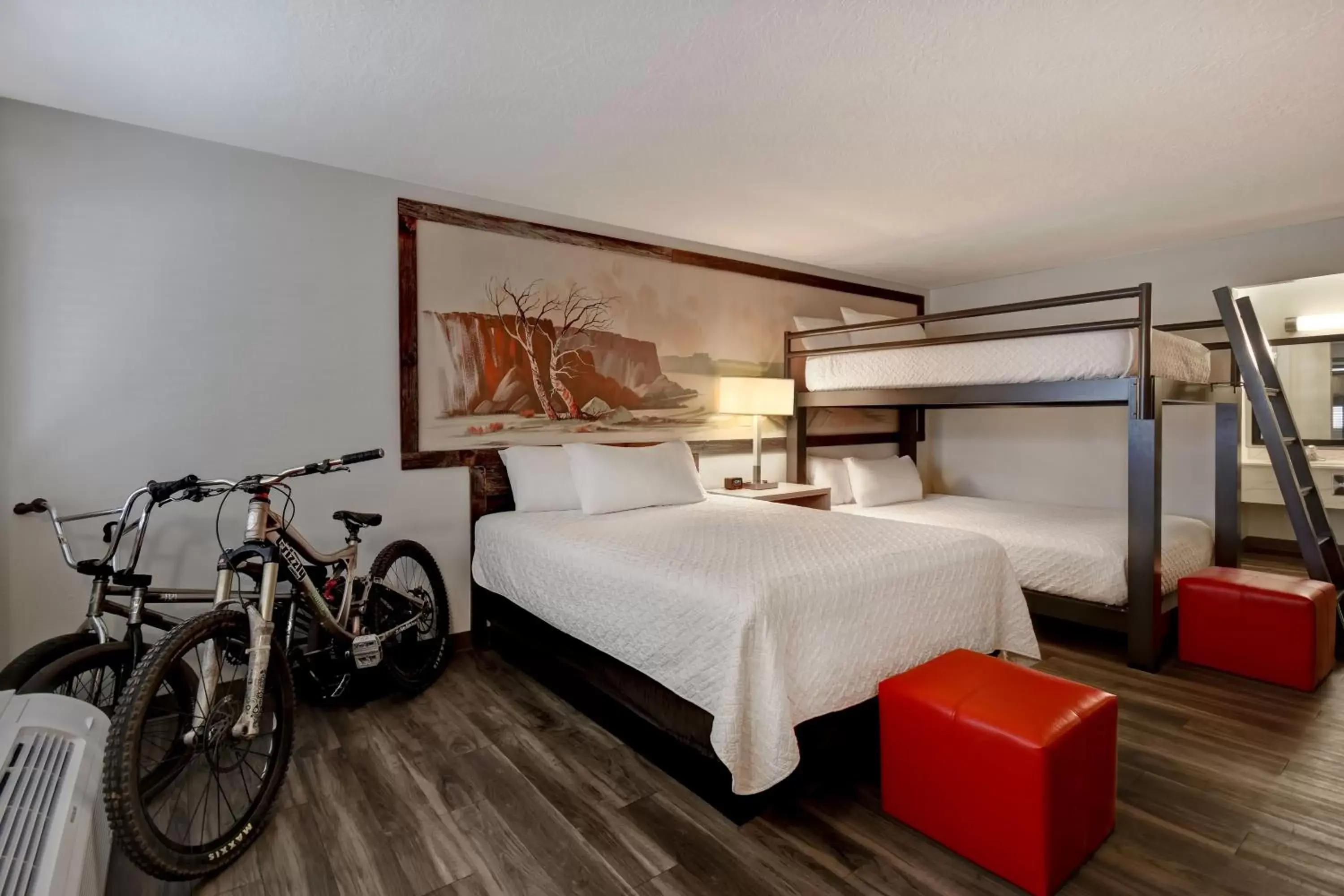 Queen w/ Queen Bunk Beds in Expedition Lodge Moab Arches National Park Queen w/ Queen Bunk Beds in Expedition Lodge Moab Arches National Park