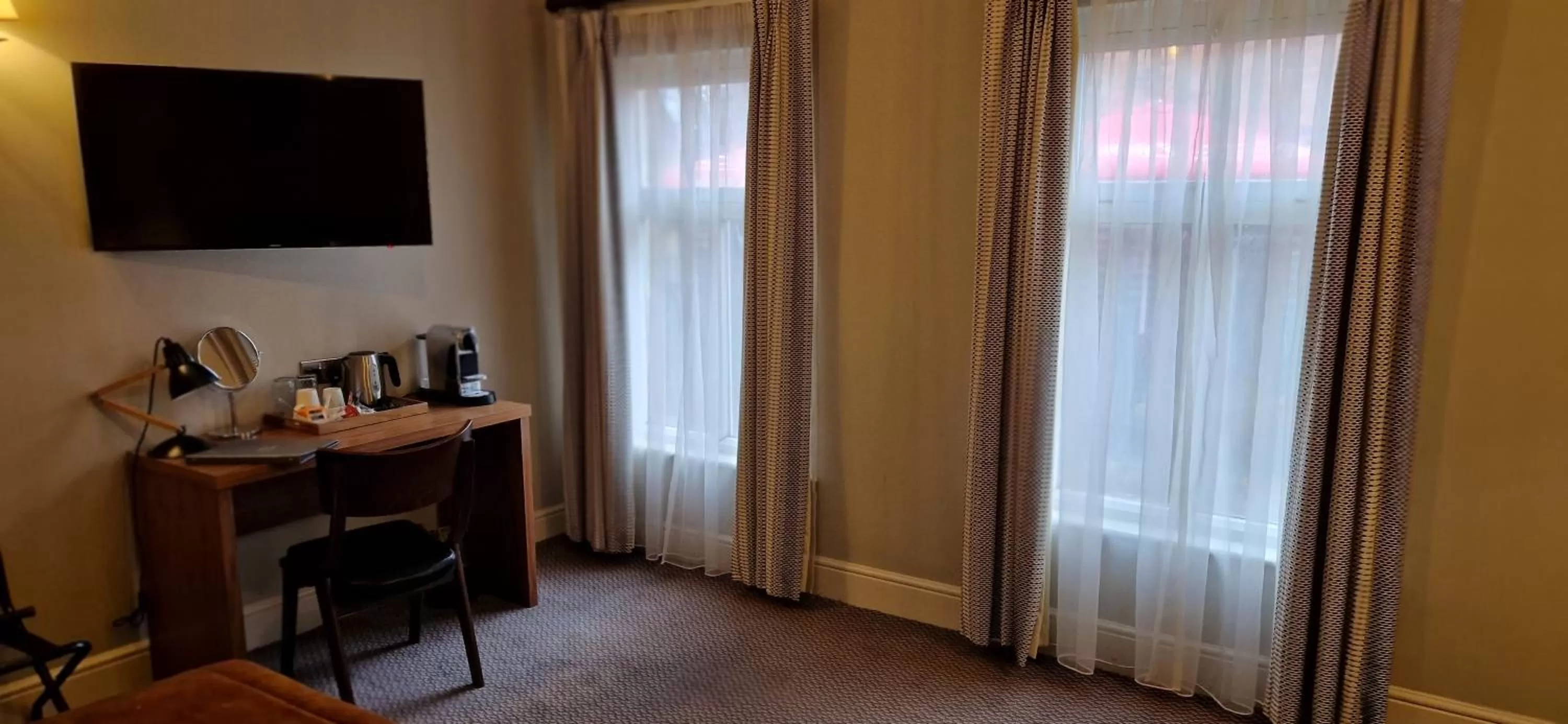 Bedroom in The Cross-Keys Hotel