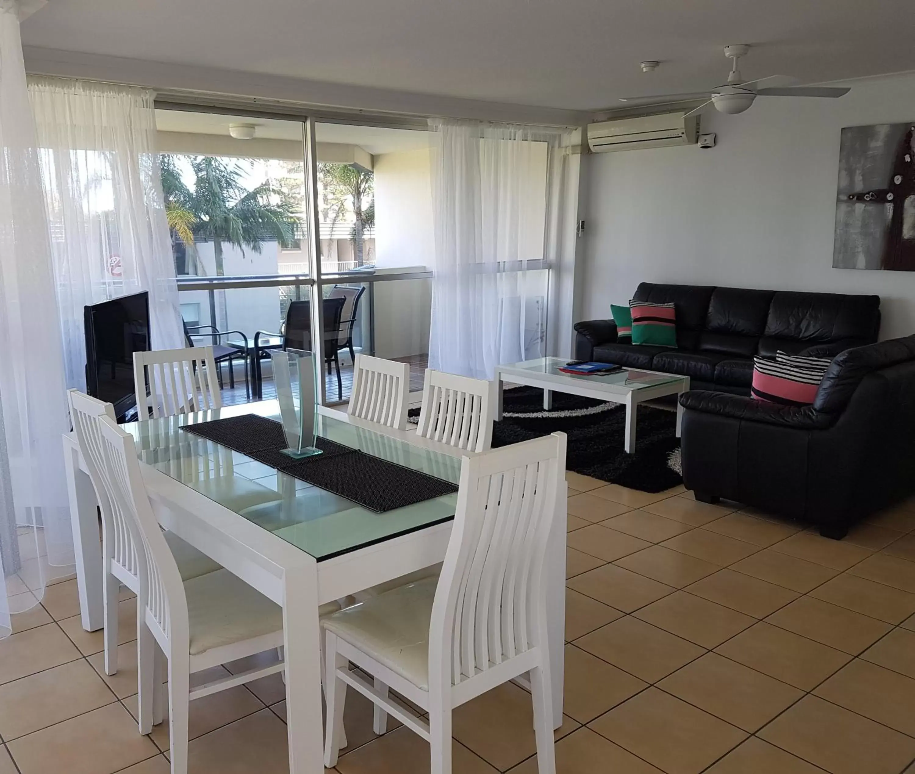 Living room, Dining Area in Baronnet Apartments