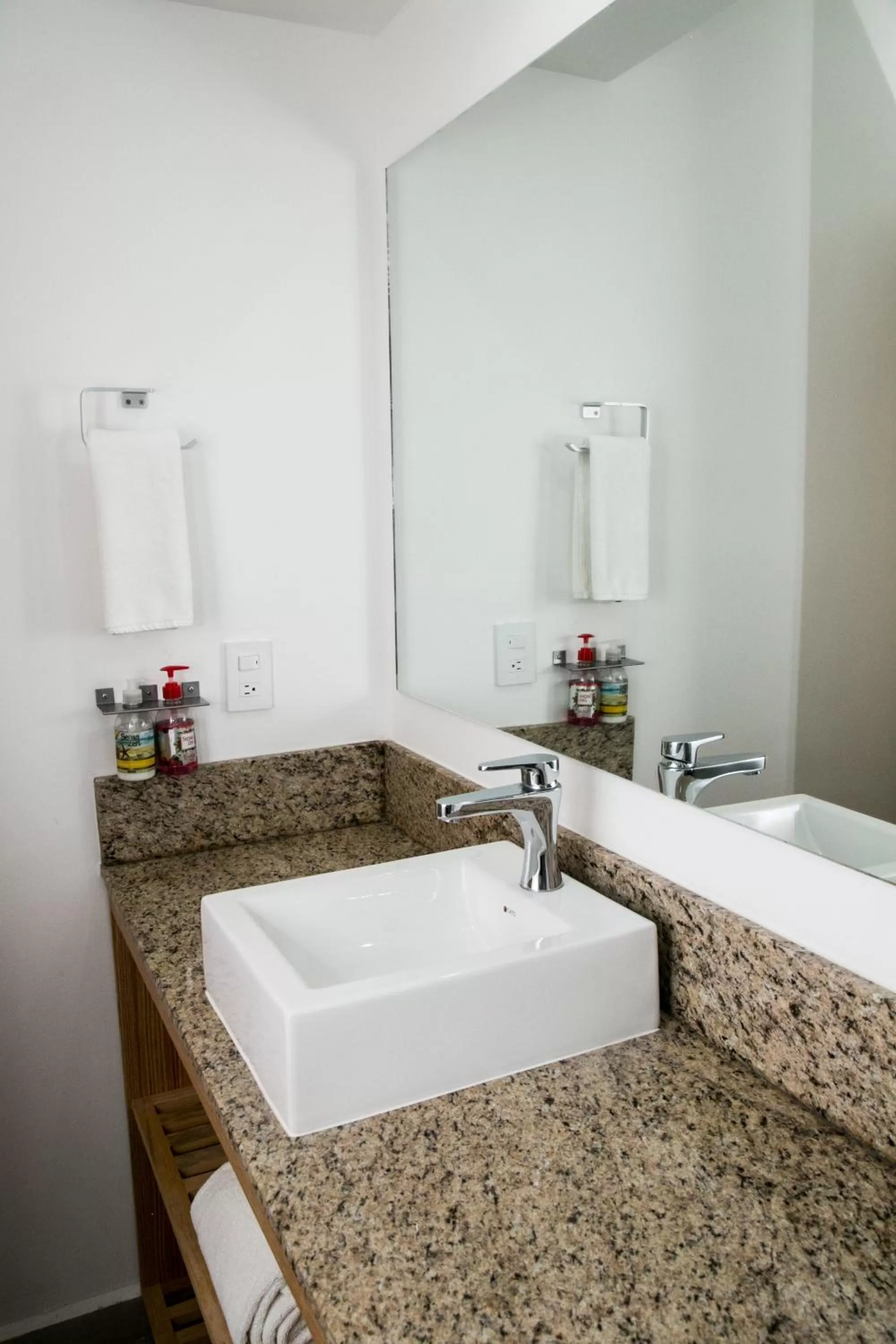 Bathroom in Booking 500