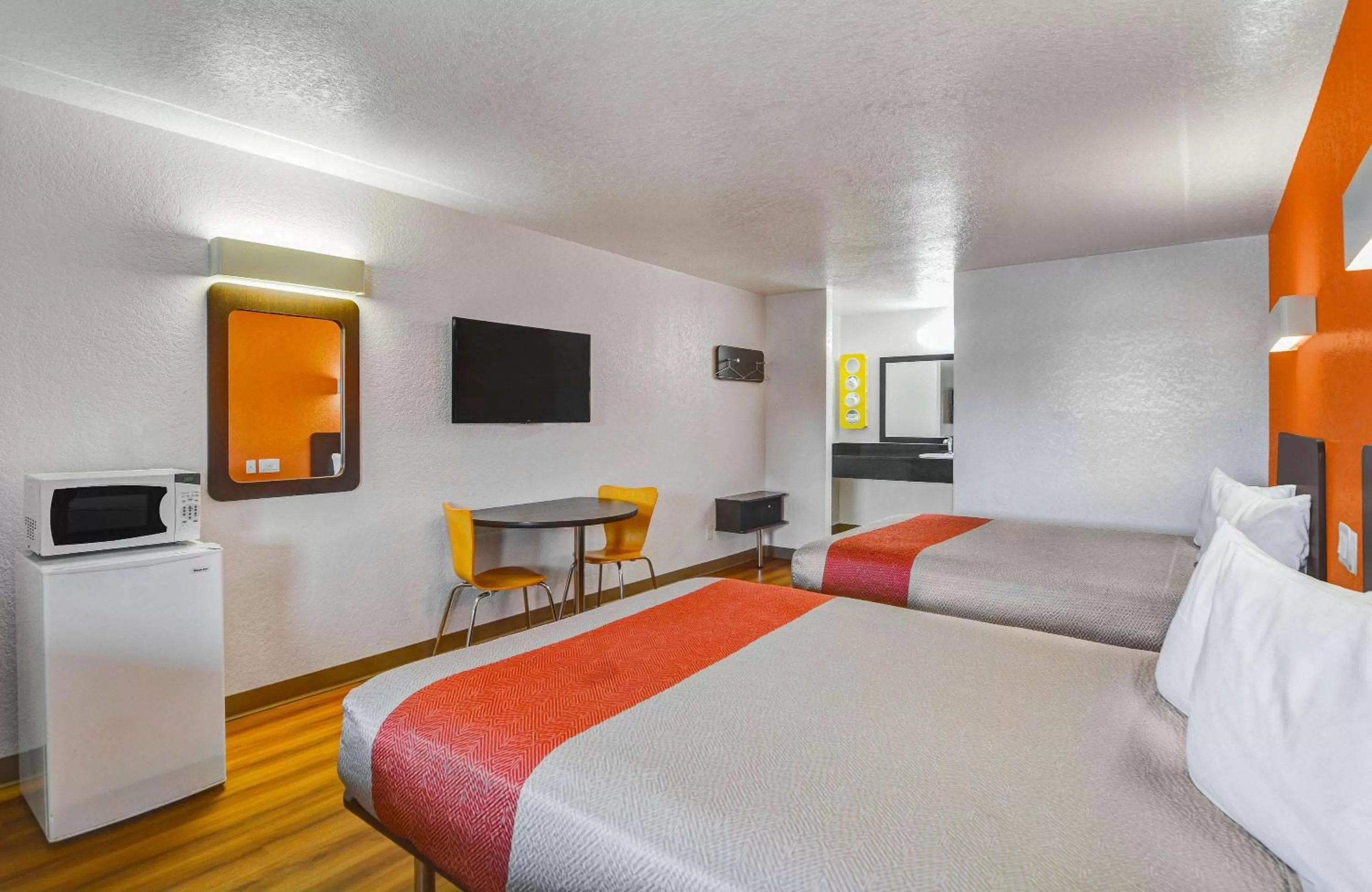 Photo of the whole room, Bed in Motel 6-Moultrie, GA