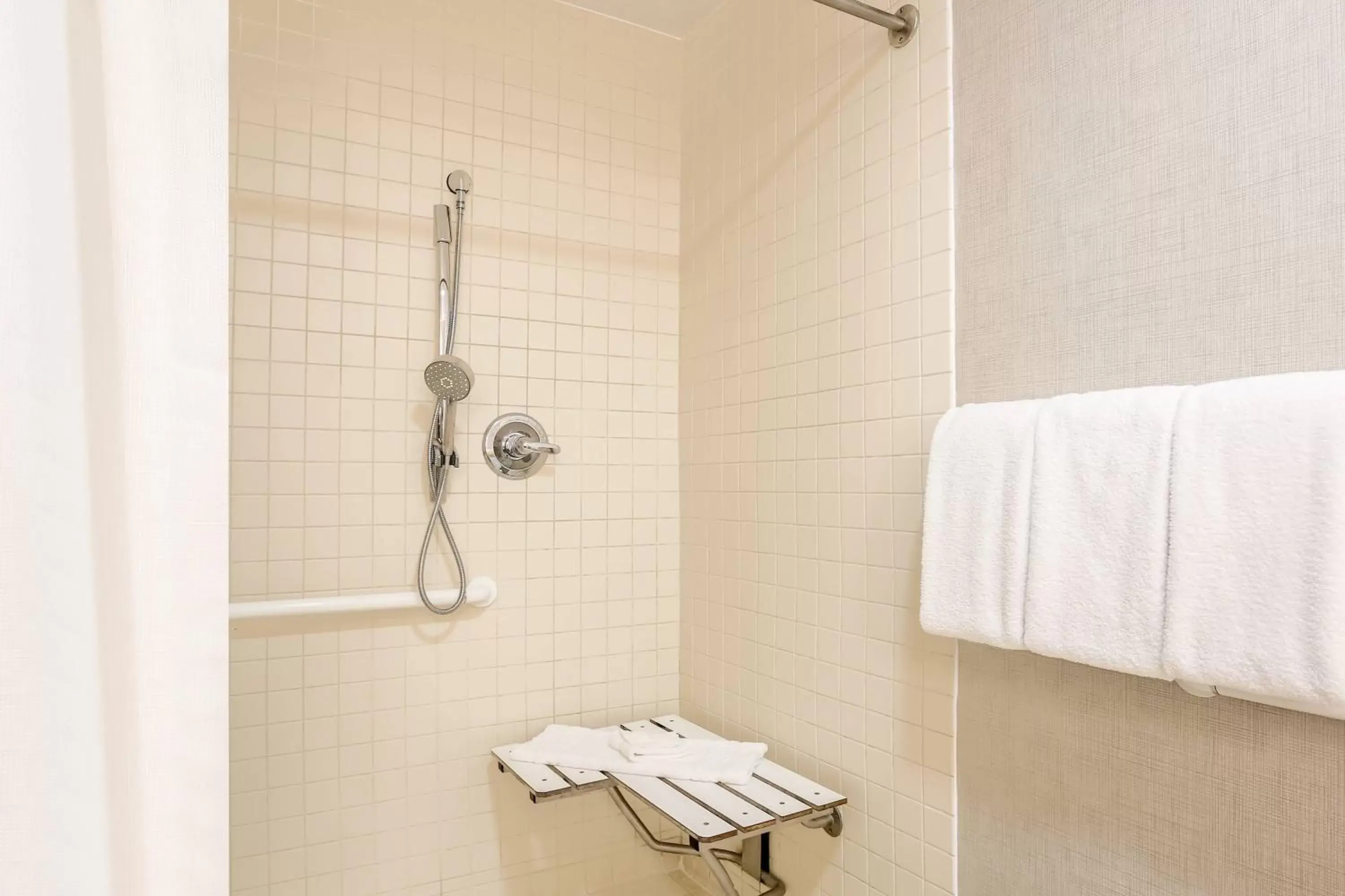 Bathroom in Residence Inn by Marriott Atlanta Cumberland/Galleria