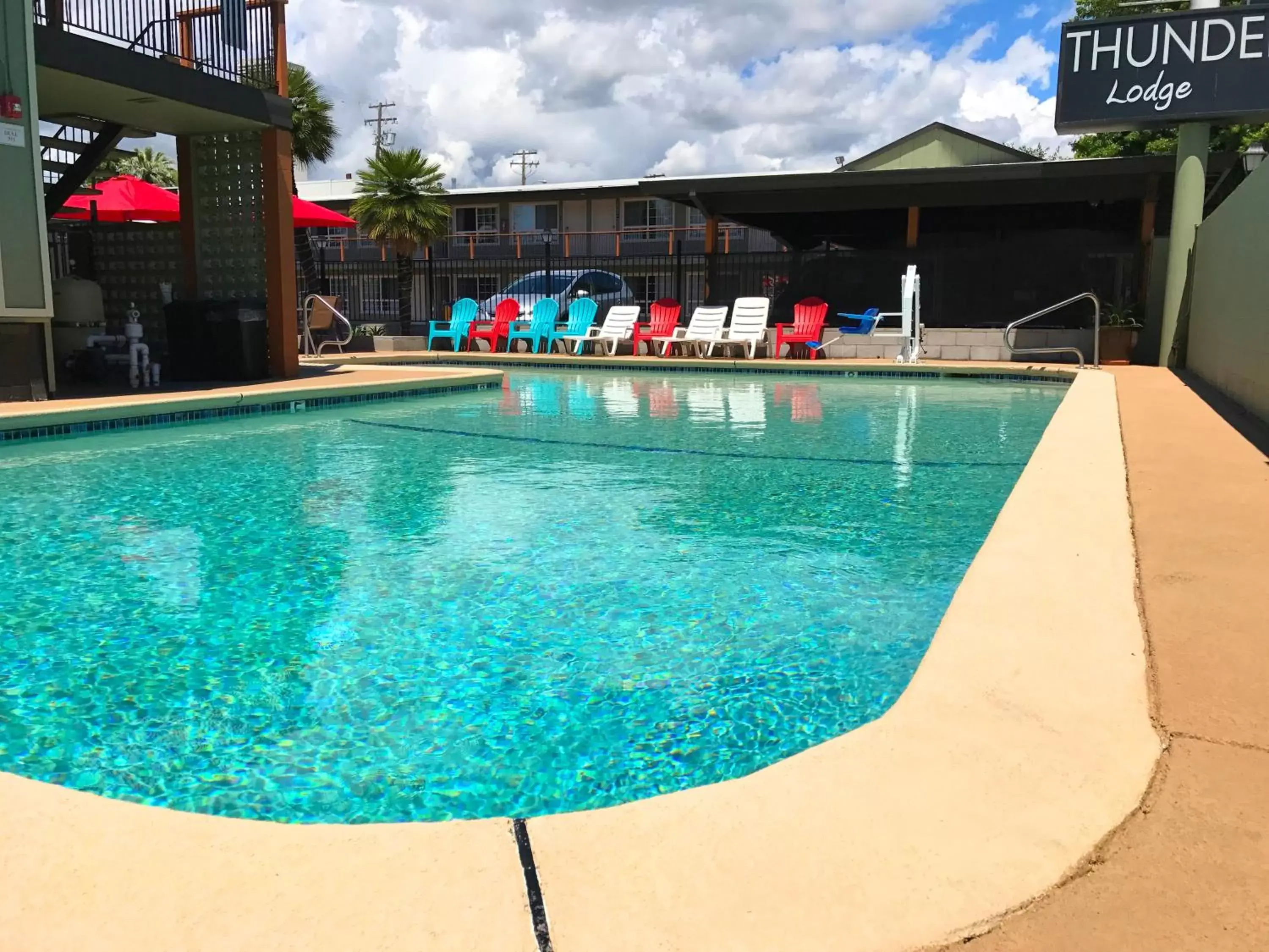 Swimming Pool in Thunderbird Lodge