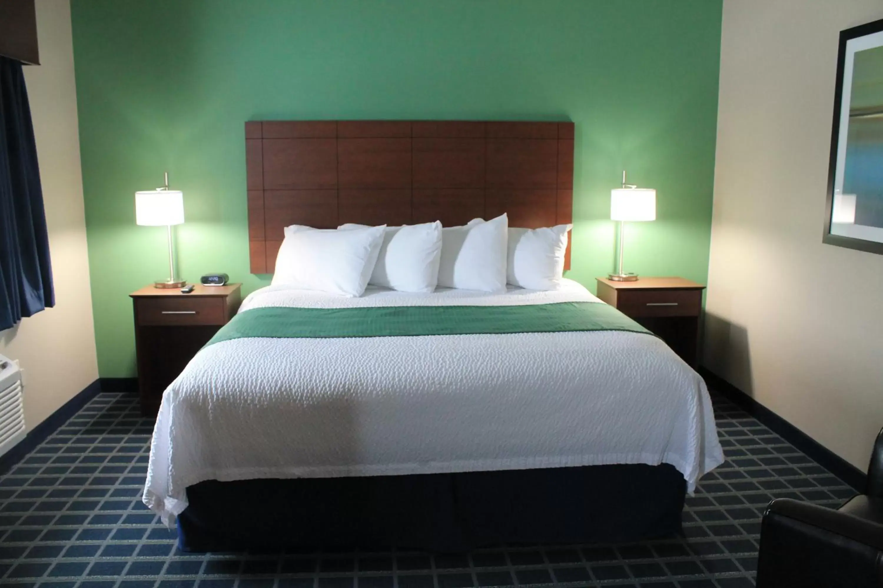 Bed in Brookstone Lodge & Suites - Emmetsburg
