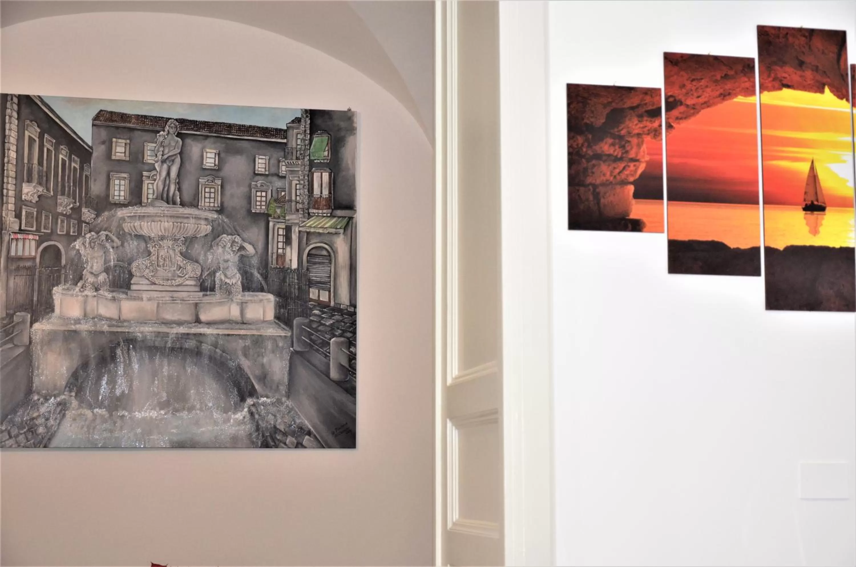 Communal lounge/ TV room in Moonlight Hotel&Suites