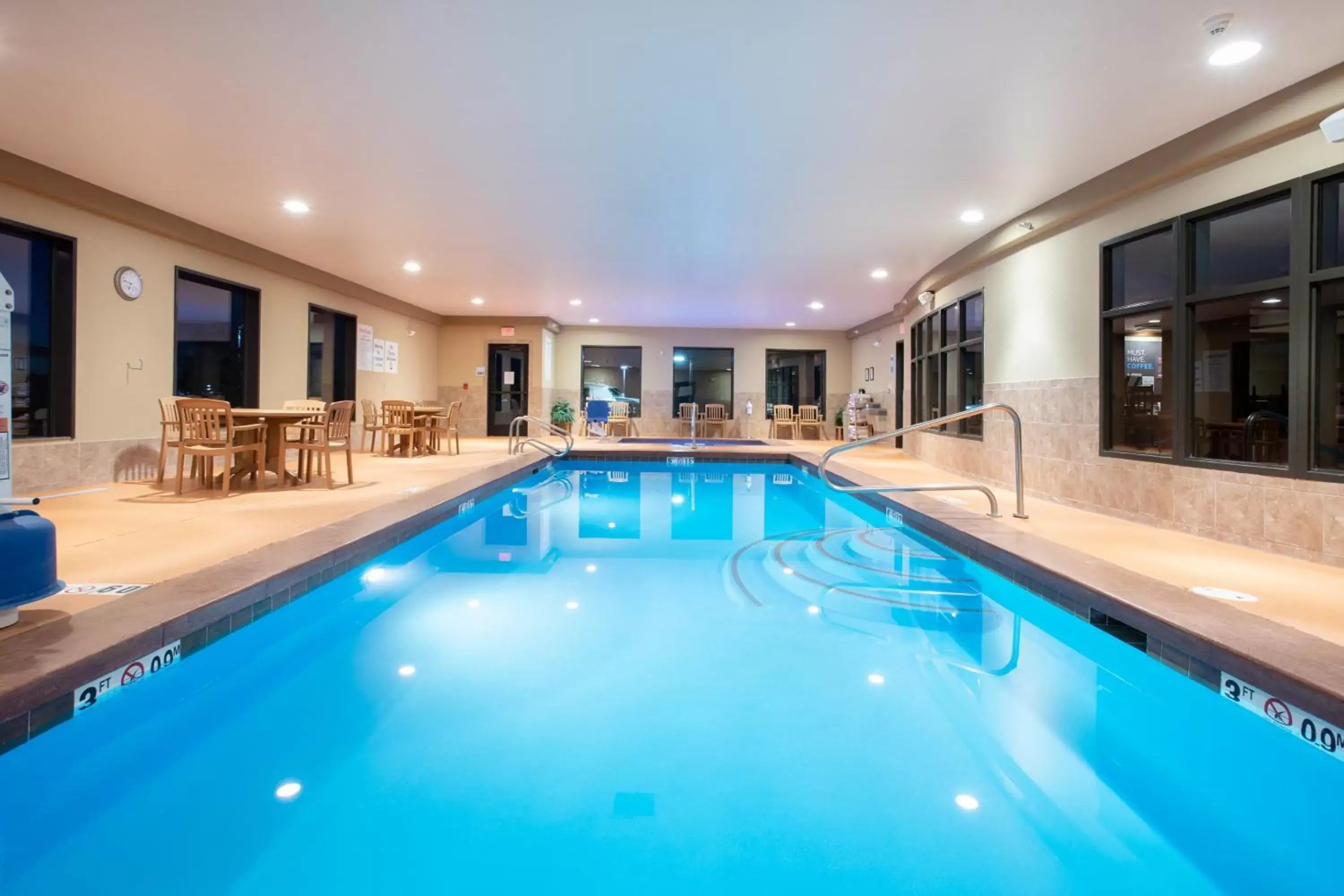 Swimming pool in Holiday Inn Express Hotel & Suites Lander by IHG Swimming pool in Holiday Inn Express Hotel & Suites Lander by IHG