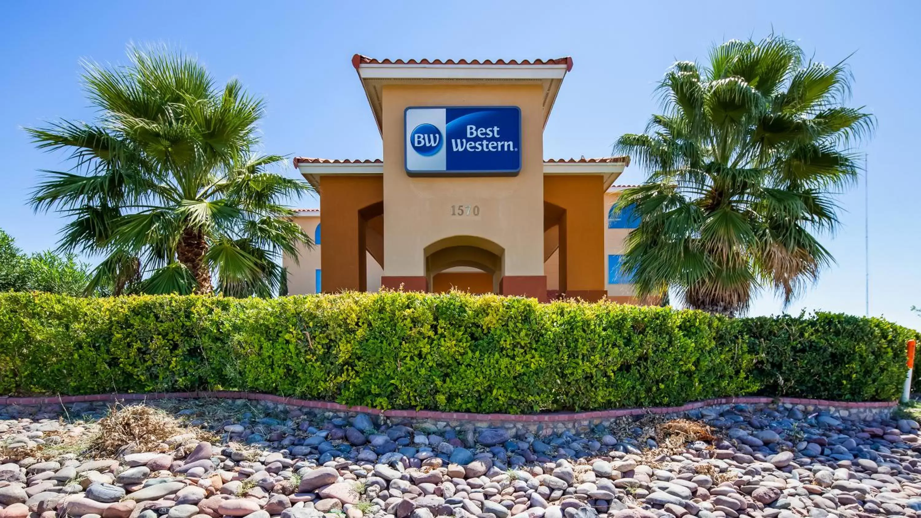 Property Building in Best Western East El Paso Inn