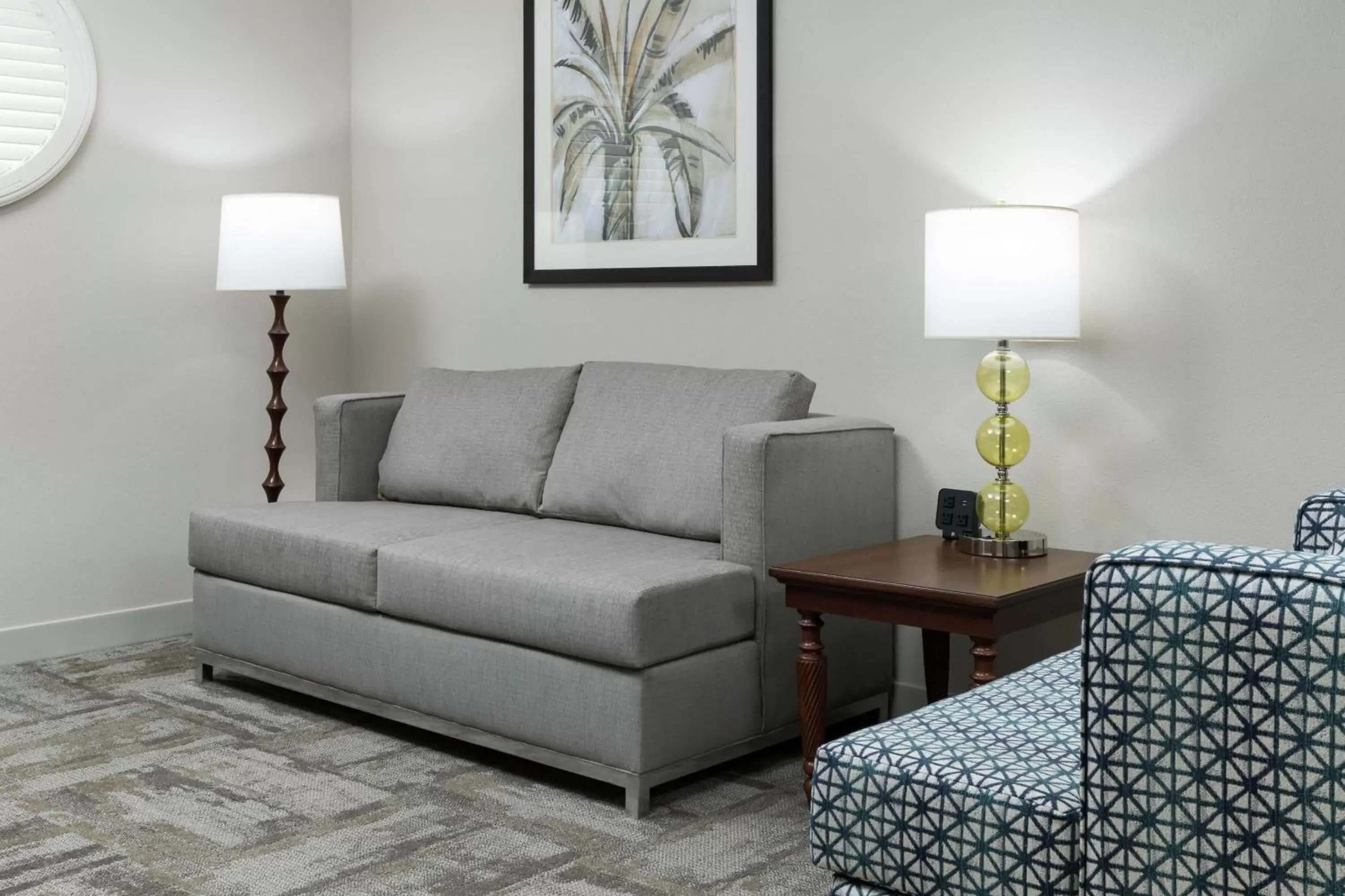 Living room, Seating Area in Hampton Inn New Smyrna Beach