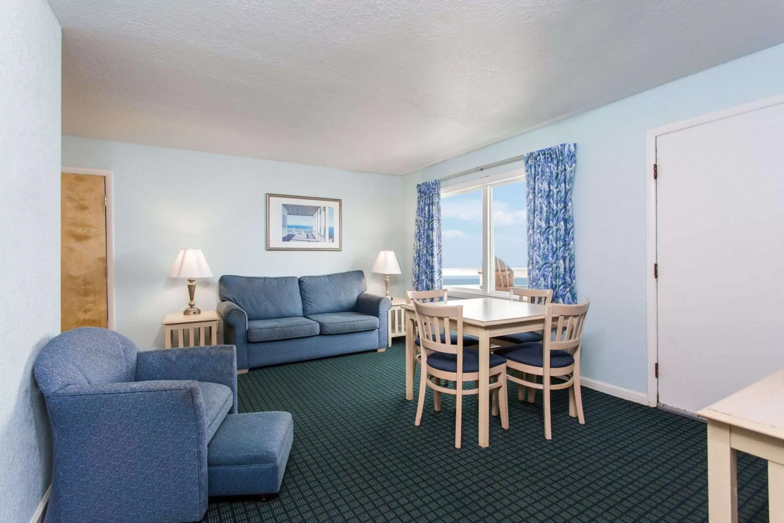 Photo of the whole room in Mariner Inn And Suites