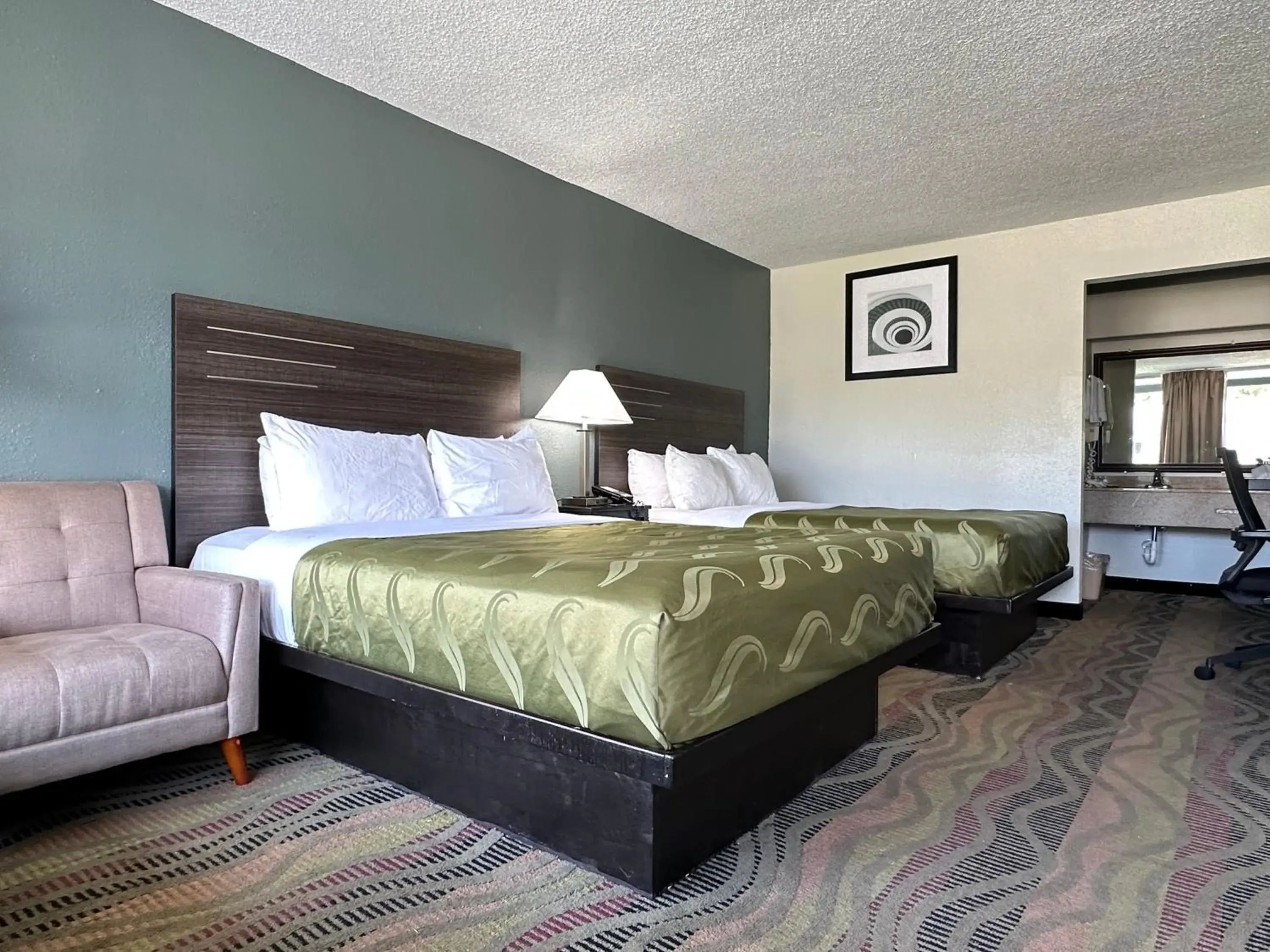 Photo of the whole room, Bed in Quality Inn & Suites