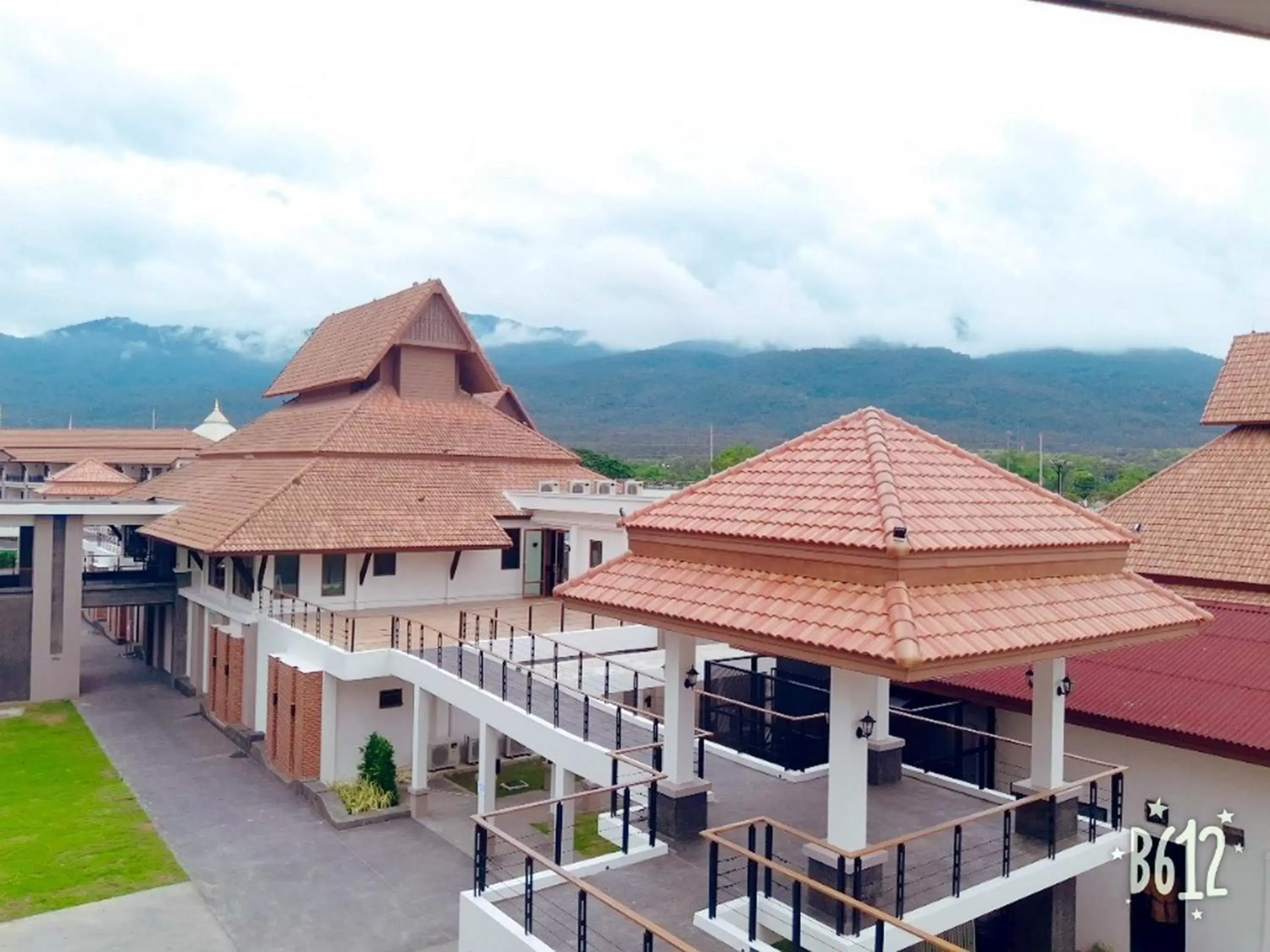 Property building in Green Lake Resort - SHA Extra Plus Certified Property building in Green Lake Resort - SHA Extra Plus Certified