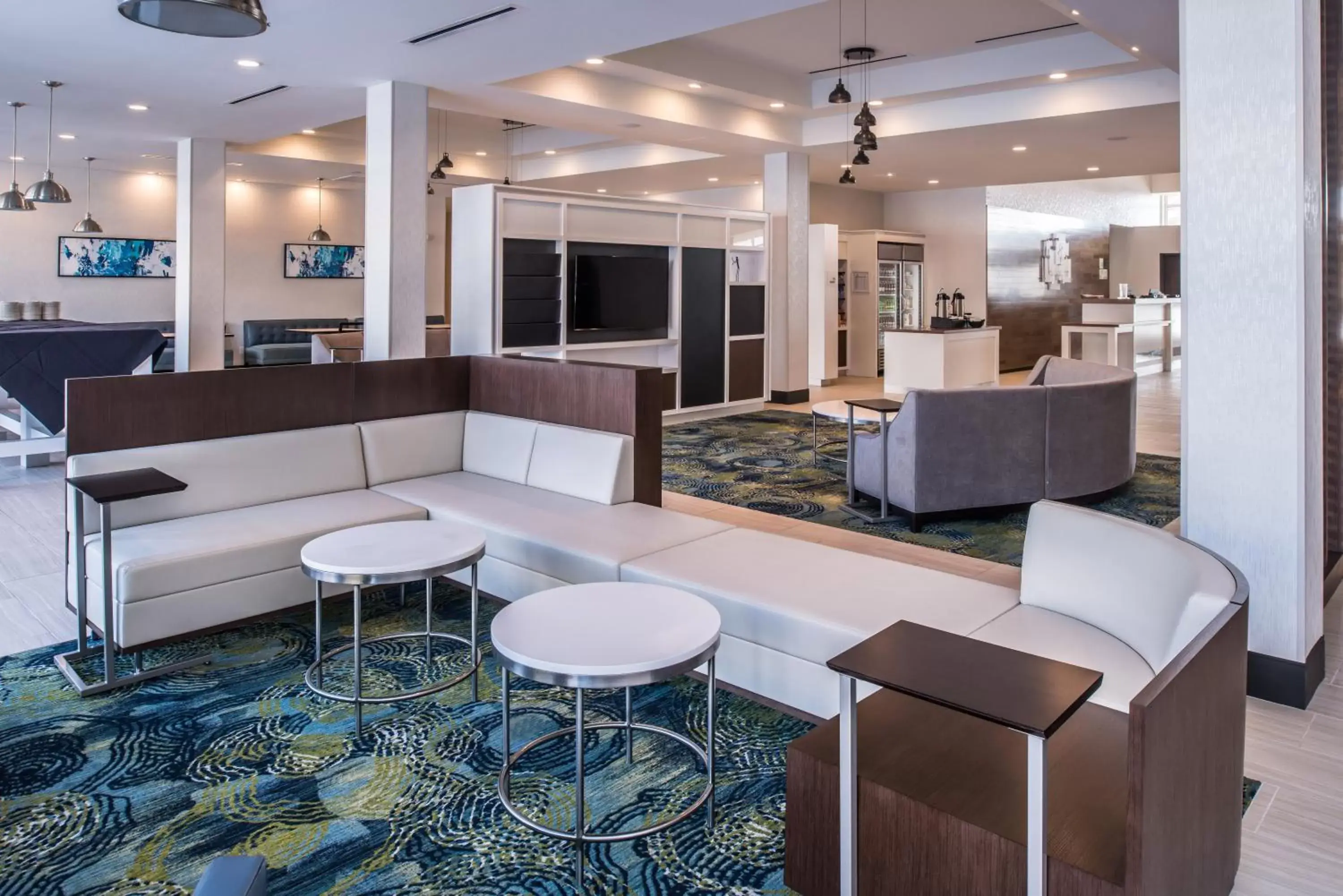 Property building, Lounge/Bar in Holiday Inn Detroit Northwest - Livonia, an IHG Hotel