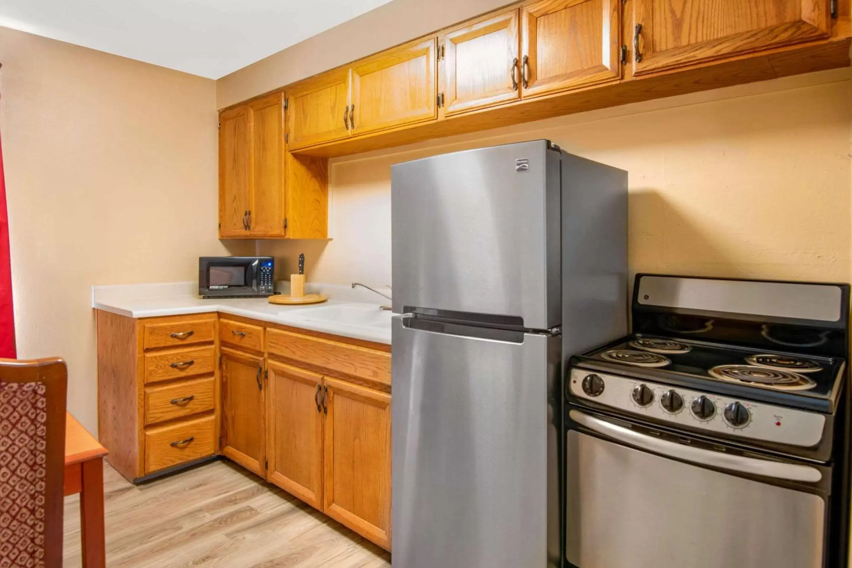 Photo of the whole room, Kitchen/Kitchenette in Econo Lodge Inn & Suites Durango