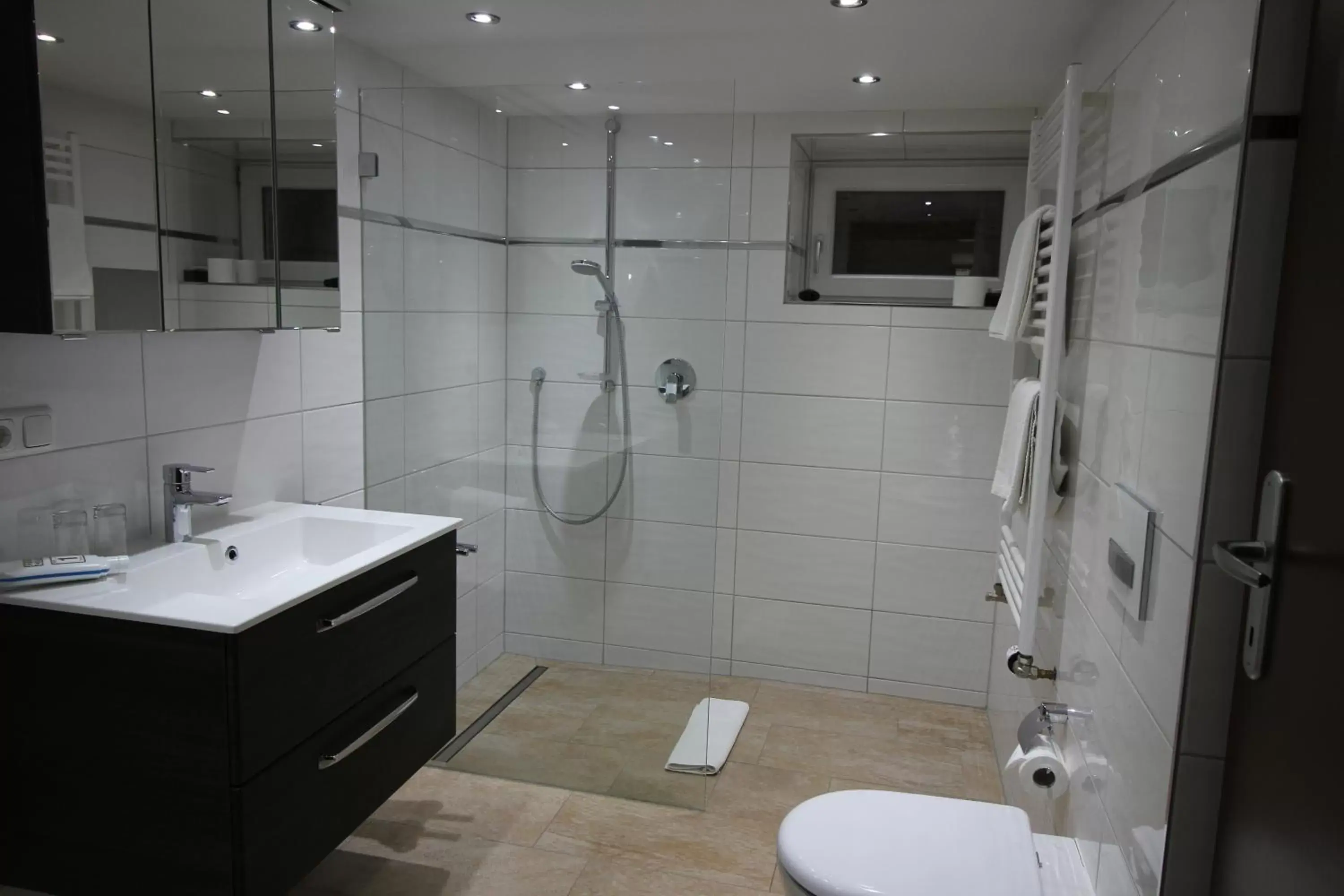 Photo of the whole room, Bathroom in Hotel AlpinaRos