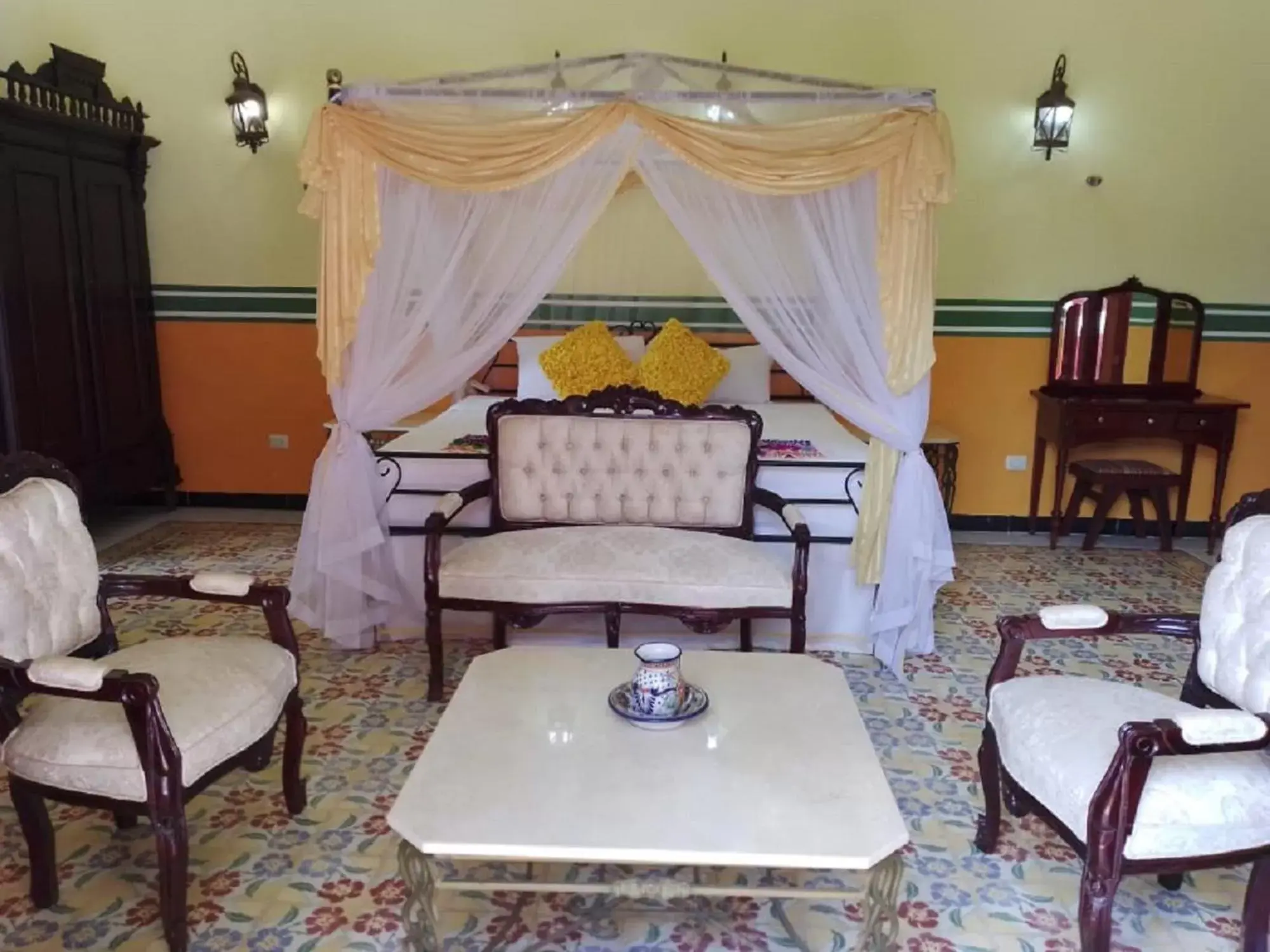 Photo of the whole room, Bed in Hacienda Yabucu