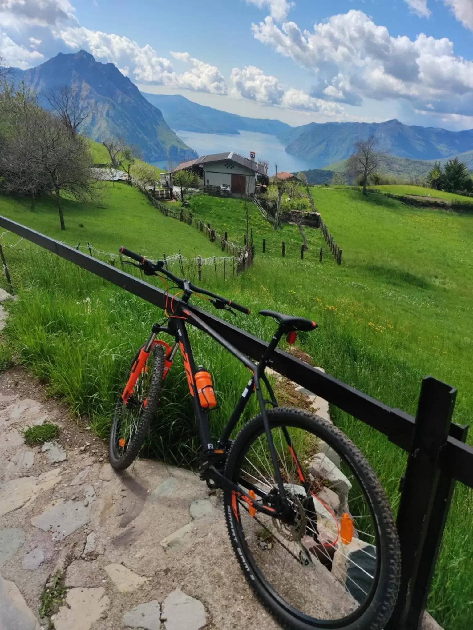 Cycling in Hotel Lovere Resort & Spa