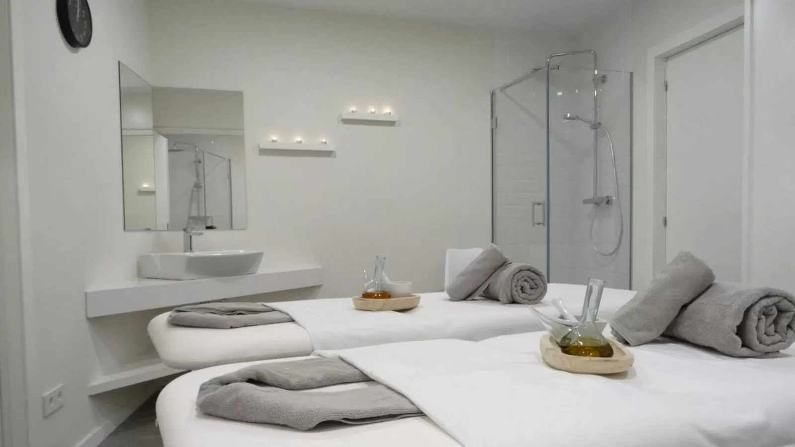 Massage, Bed in Hotel Spa Odeón