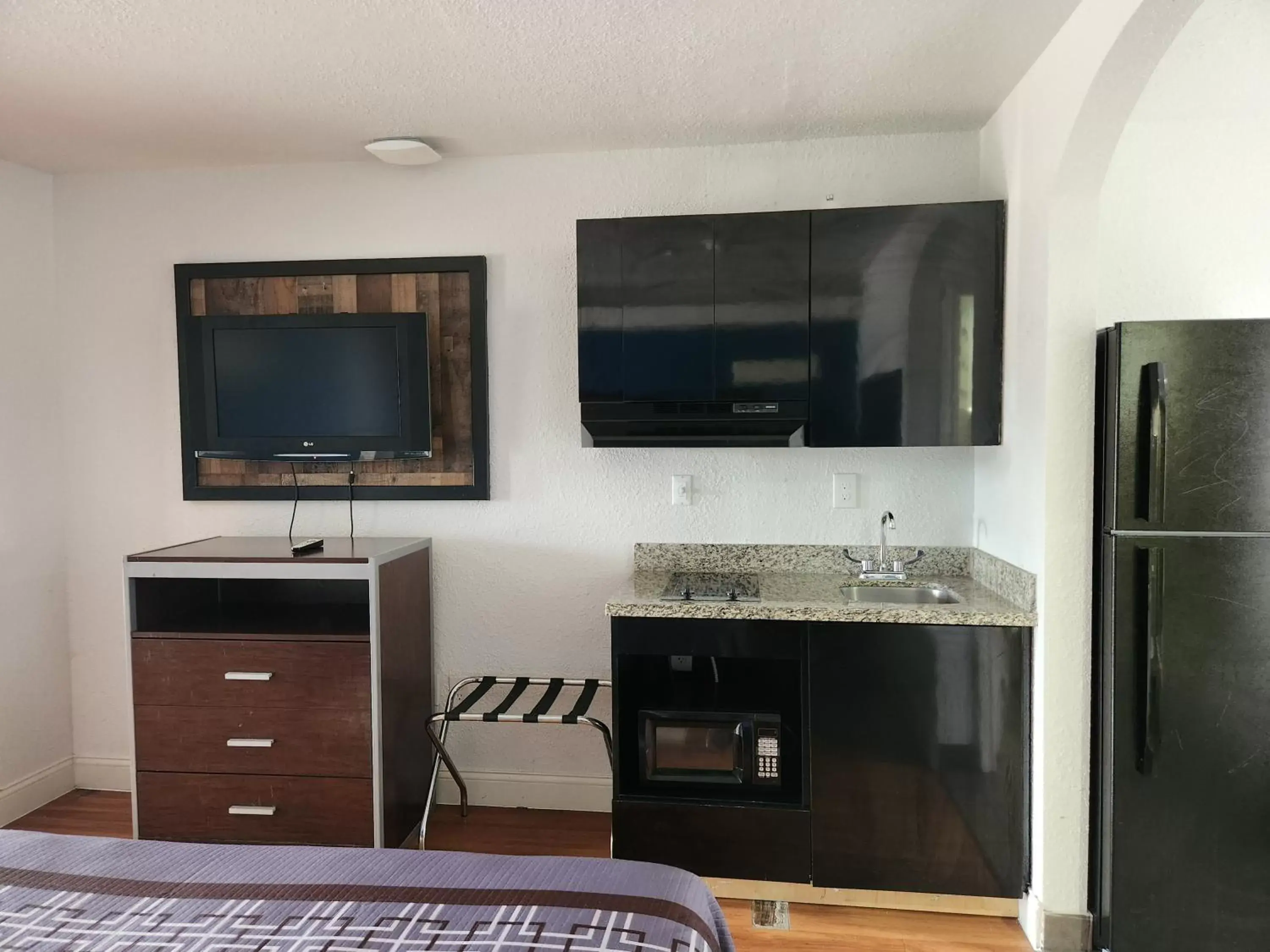 TV and multimedia, TV/Entertainment Center in Express Inn Tomball