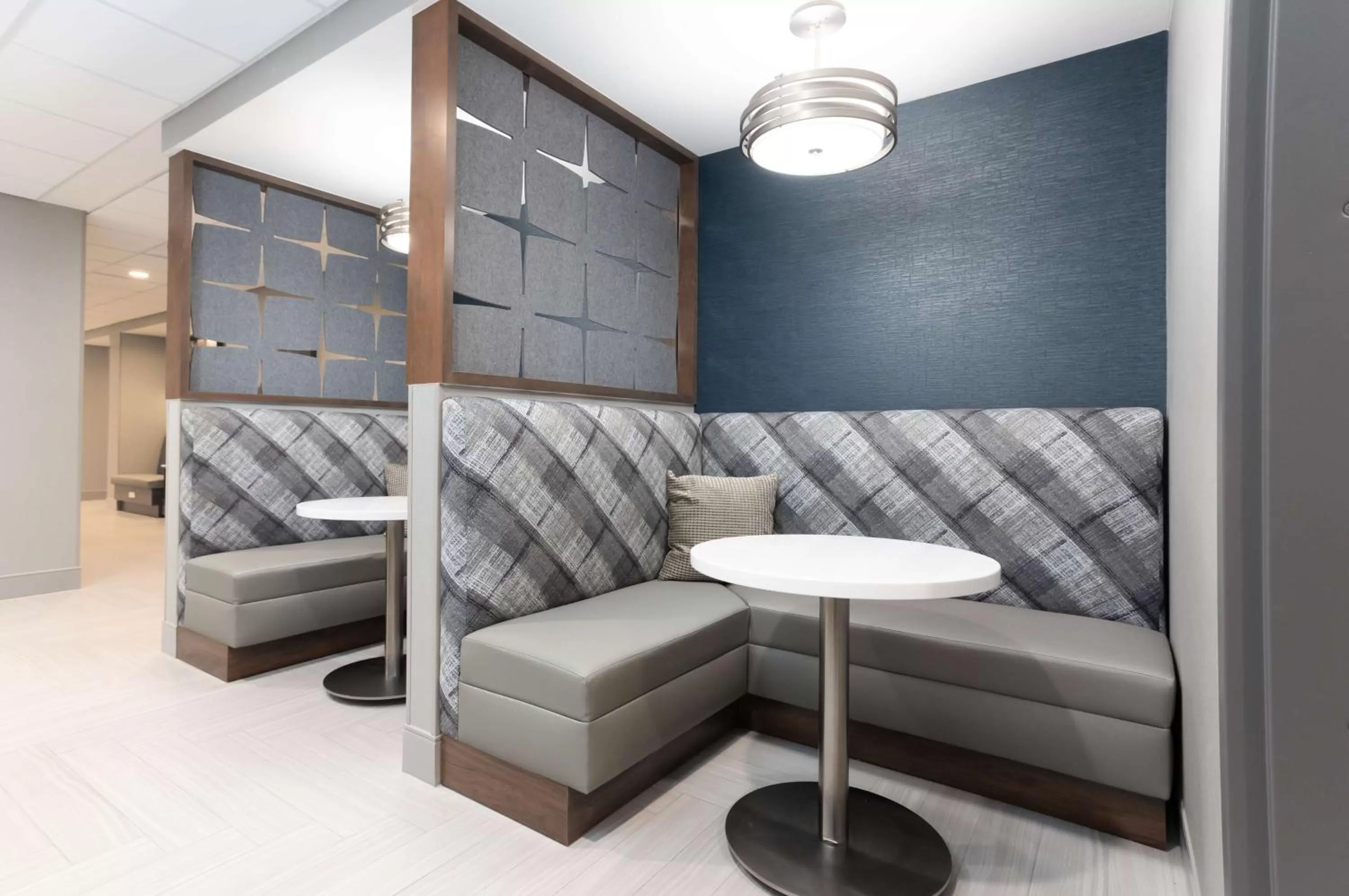 Meeting/conference room in Hampton Inn & Suites Santa Rosa Sonoma Wine Country