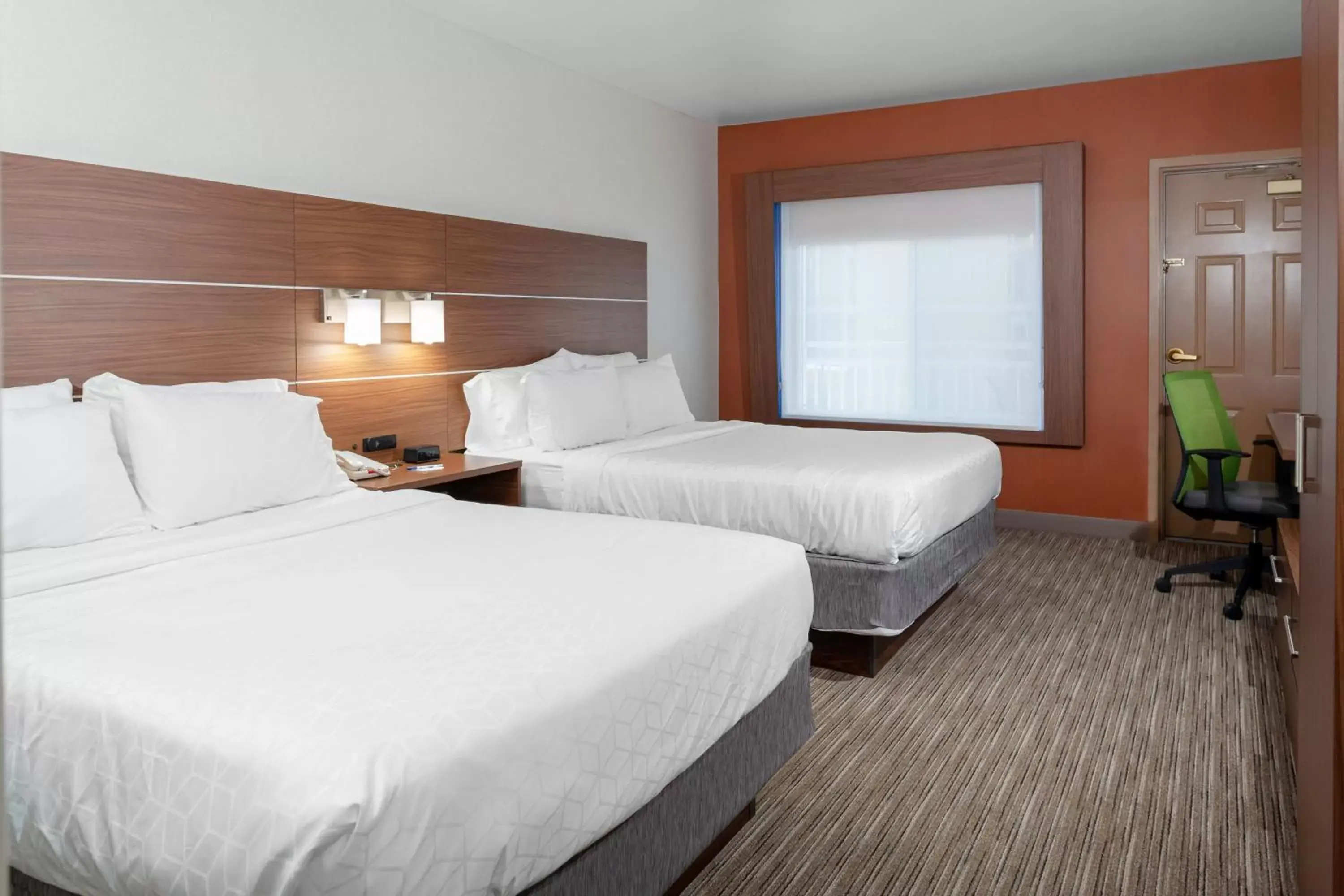 Photo of the whole room, Bed in Holiday Inn Express Hotel & Suites Coeur D'Alene I-90 Exit 11, an IHG Hotel