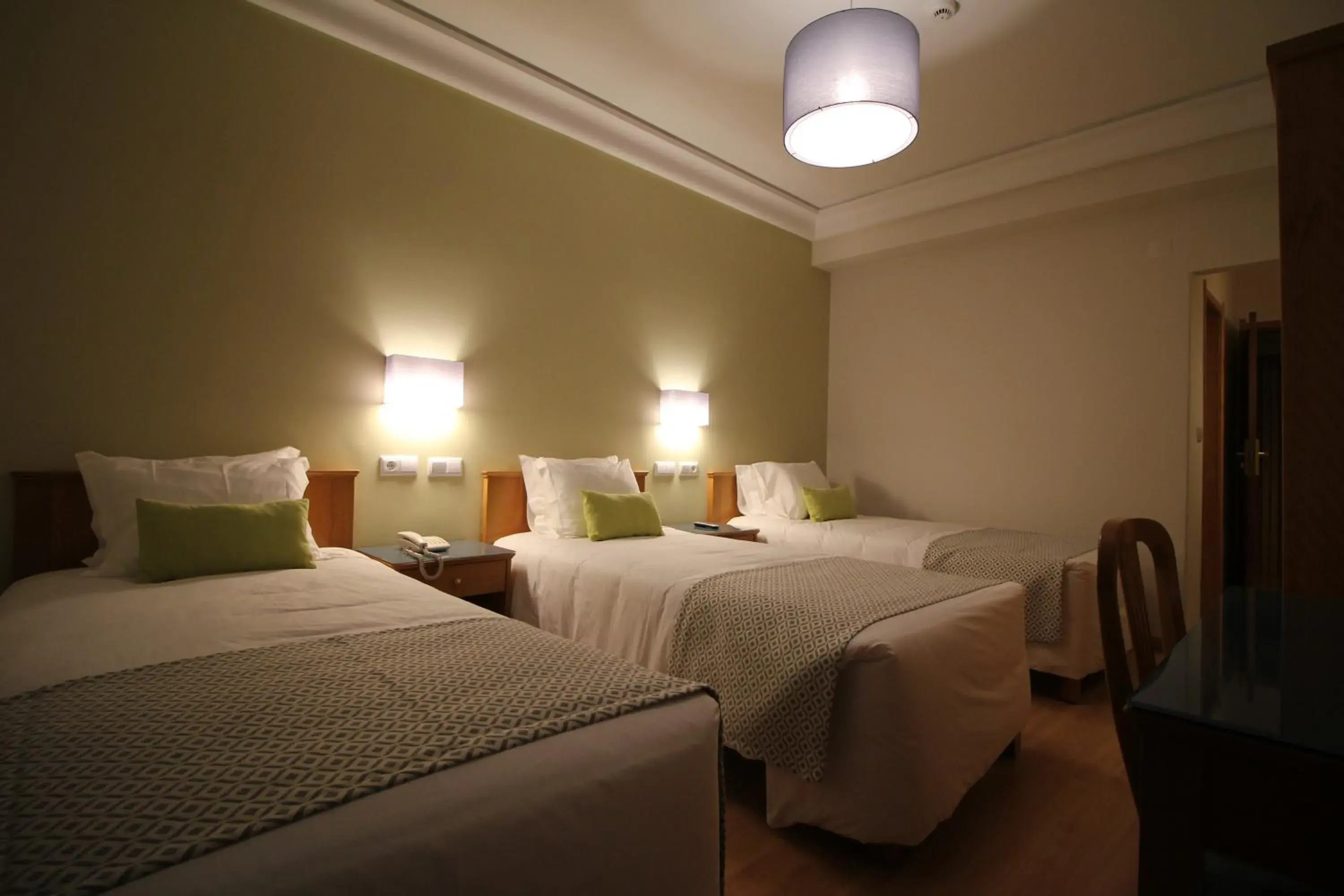 Standard Triple Room in Imperador Hotel