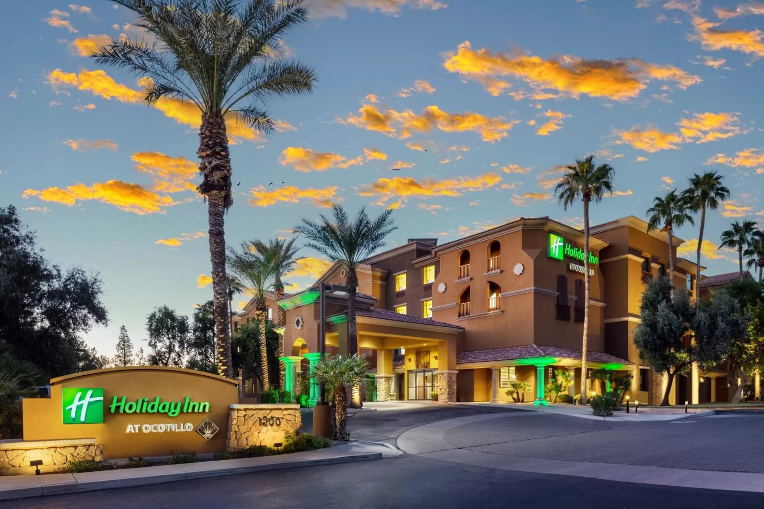 Property Building in Holiday Inn Phoenix/Chandler, an IHG Hotel
