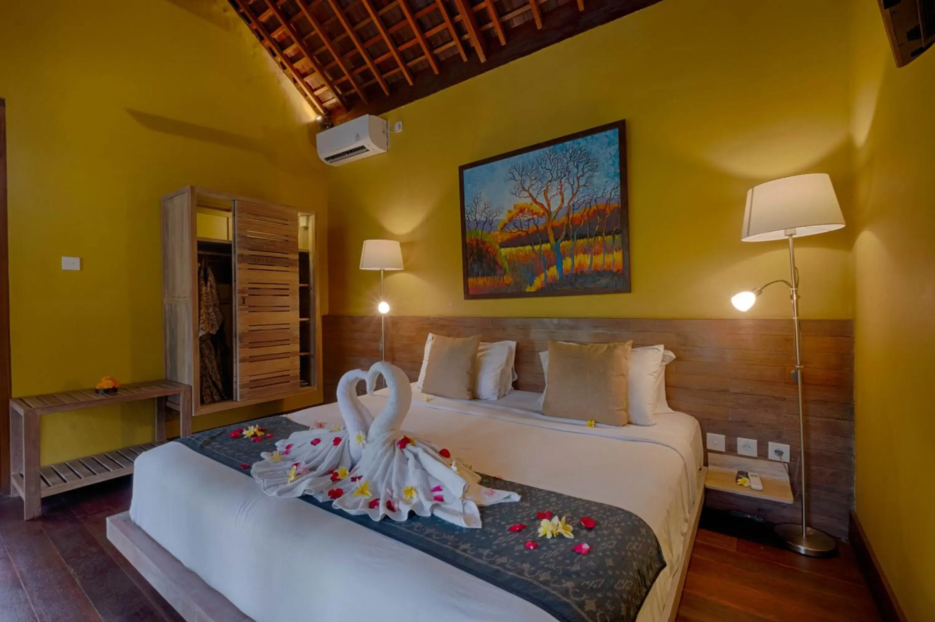 Photo of the whole room, Bed in Samkhya Villas - Free 1x Floating Breakfast or Minibar Photo of the whole room, Bed in Samkhya Villas - Free 1x Floating Breakfast or Minibar