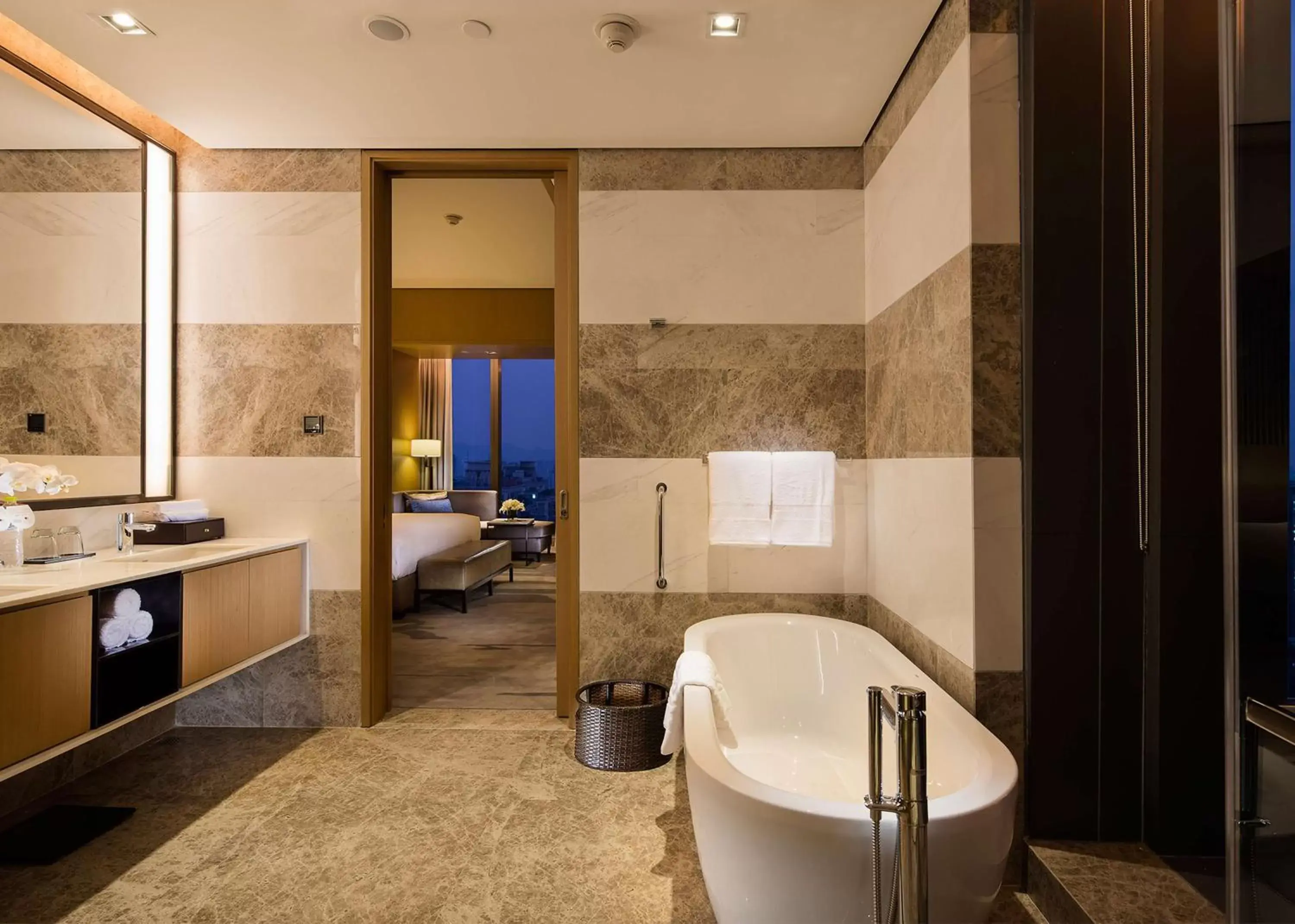 Bathroom in DoubleTree by Hilton Chongqing - Nan'an