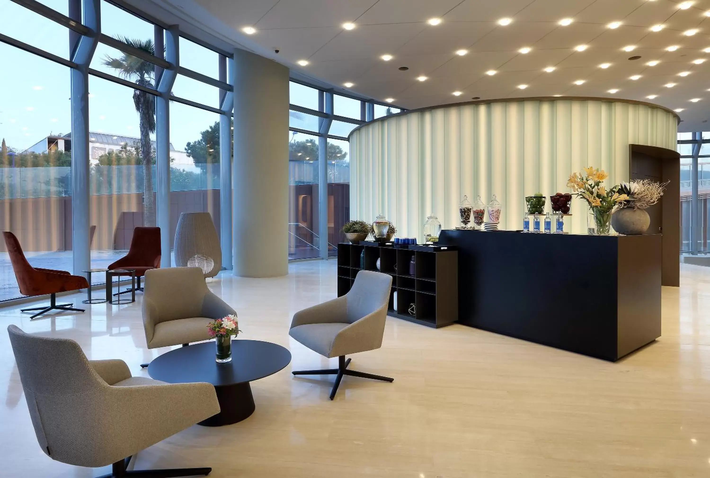 Communal lounge/ TV room, Lobby/Reception in Eurostars Torre Sevilla