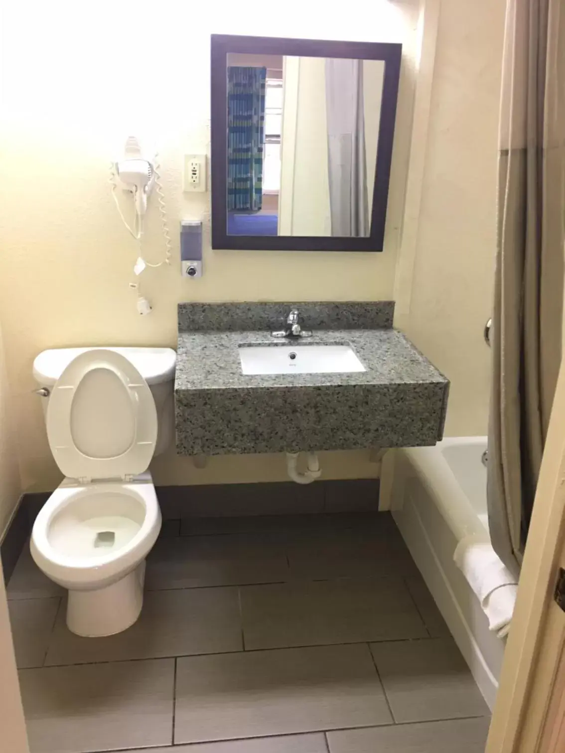 Bathroom in American Inn Punta Gorda