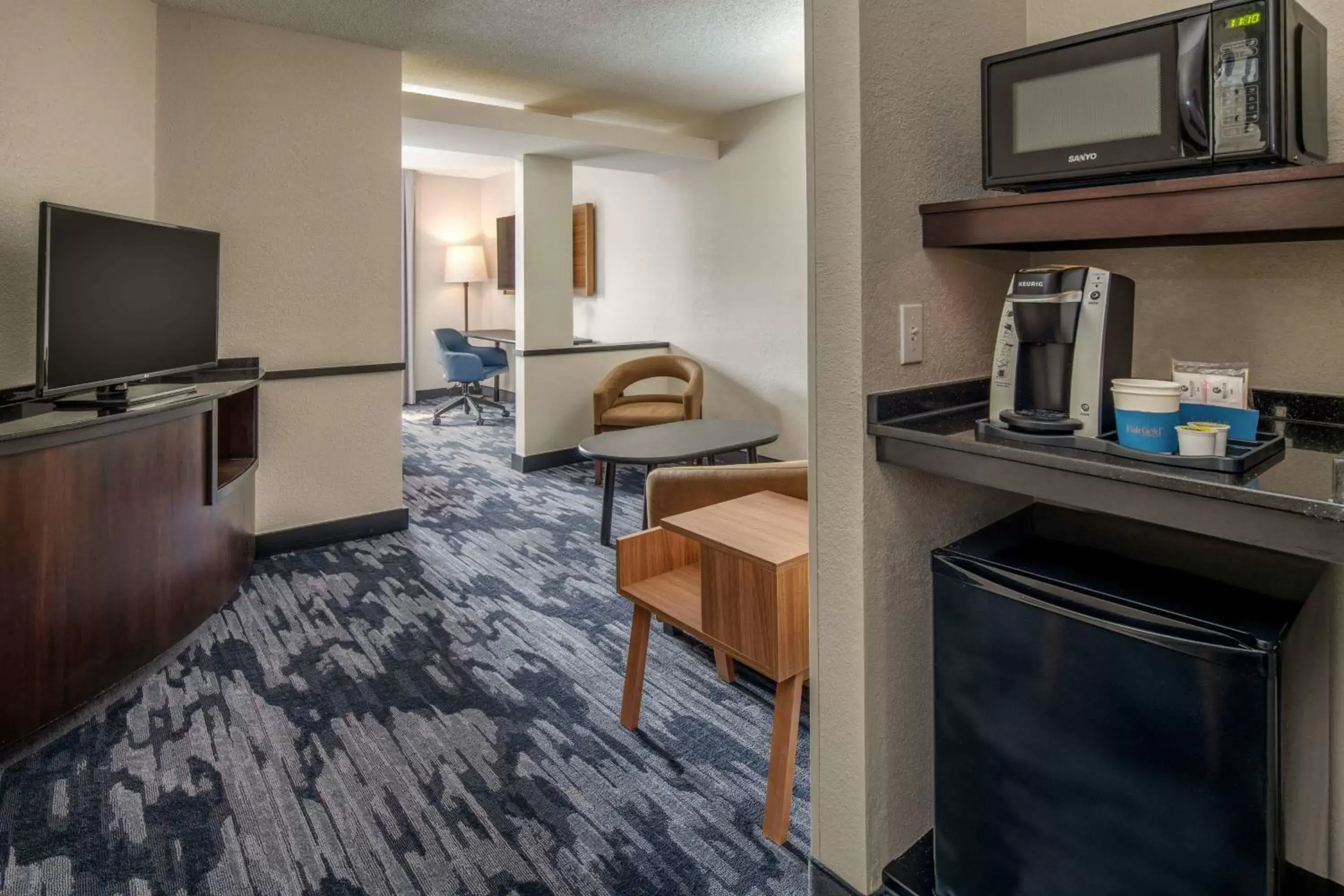 Bedroom, TV/Entertainment Center in Fairfield Inn Spokane Downtown