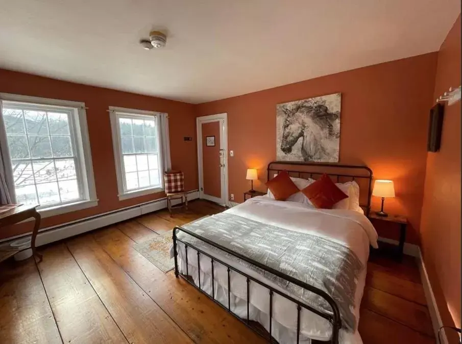 Bedroom, Bed in Stone Hearth Inn and Eatery