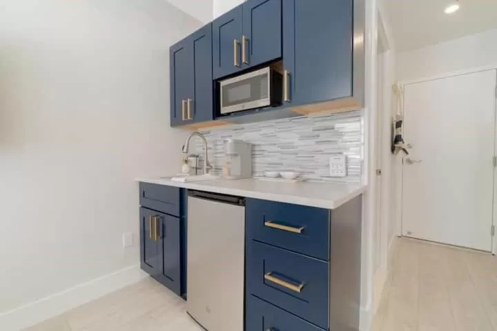 Kitchen or kitchenette in Tropicals of Palm Beach