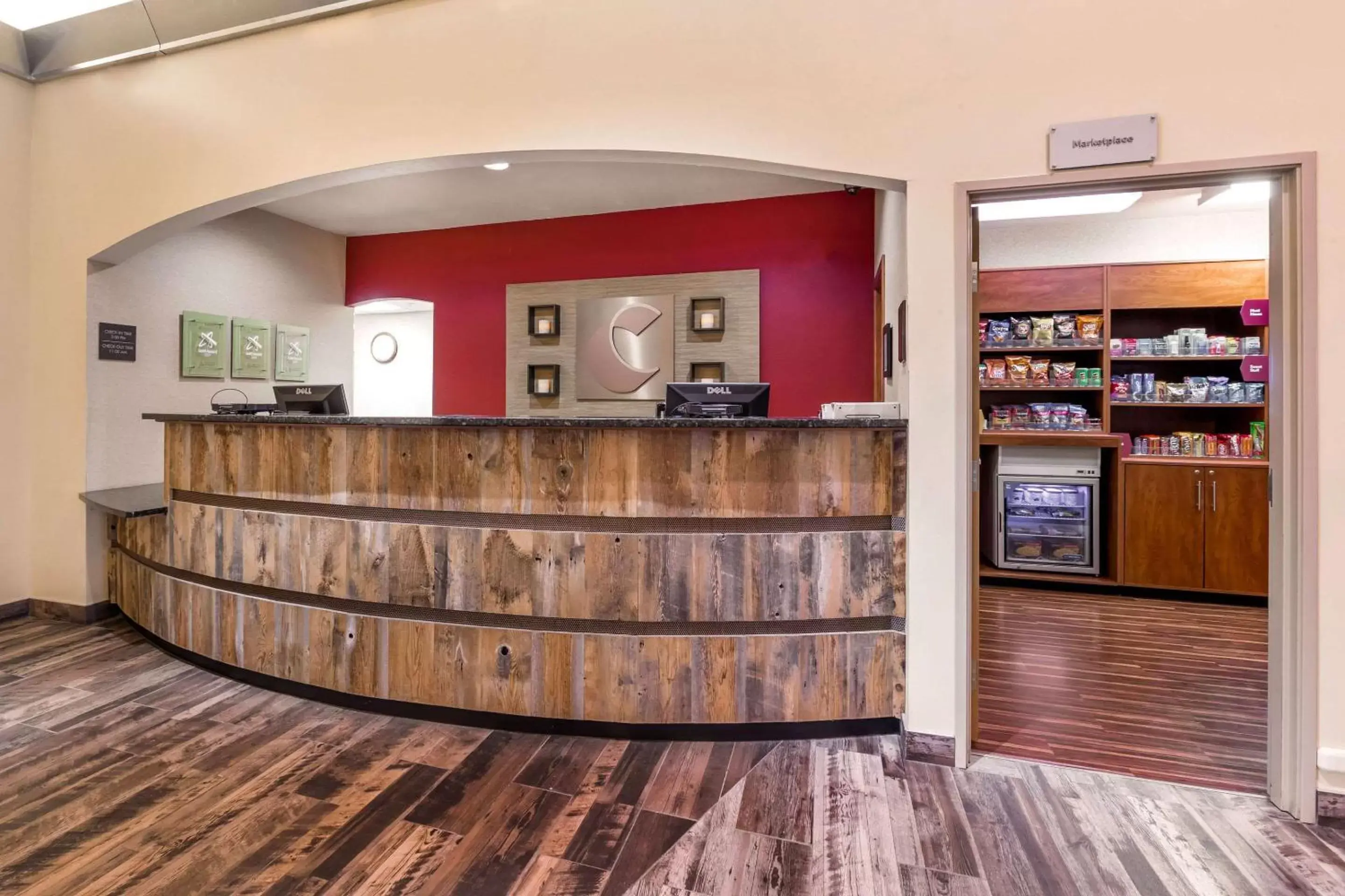 Lobby or reception in Comfort Suites Burlington