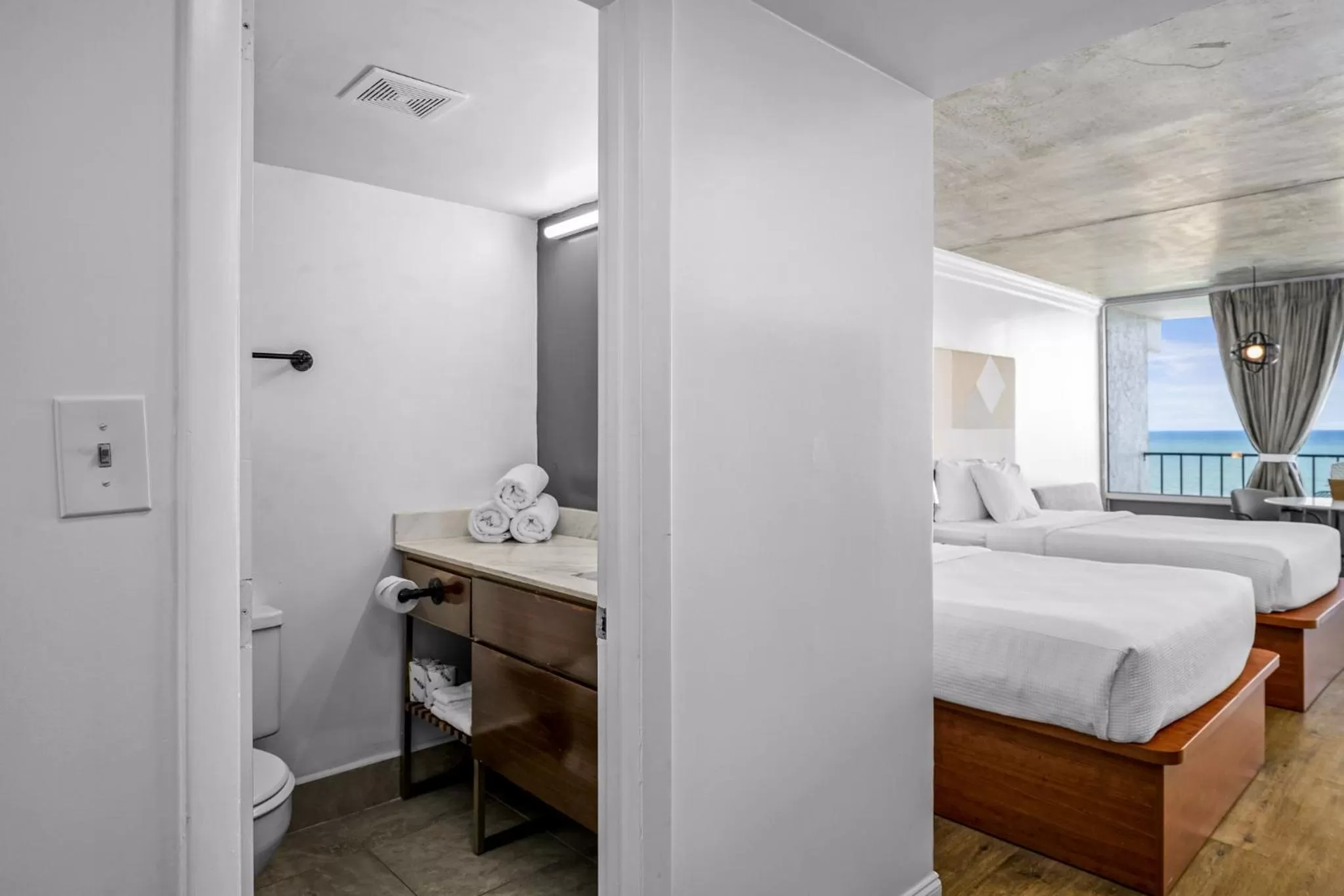 Bathroom, Bed in The Beverley Beach House