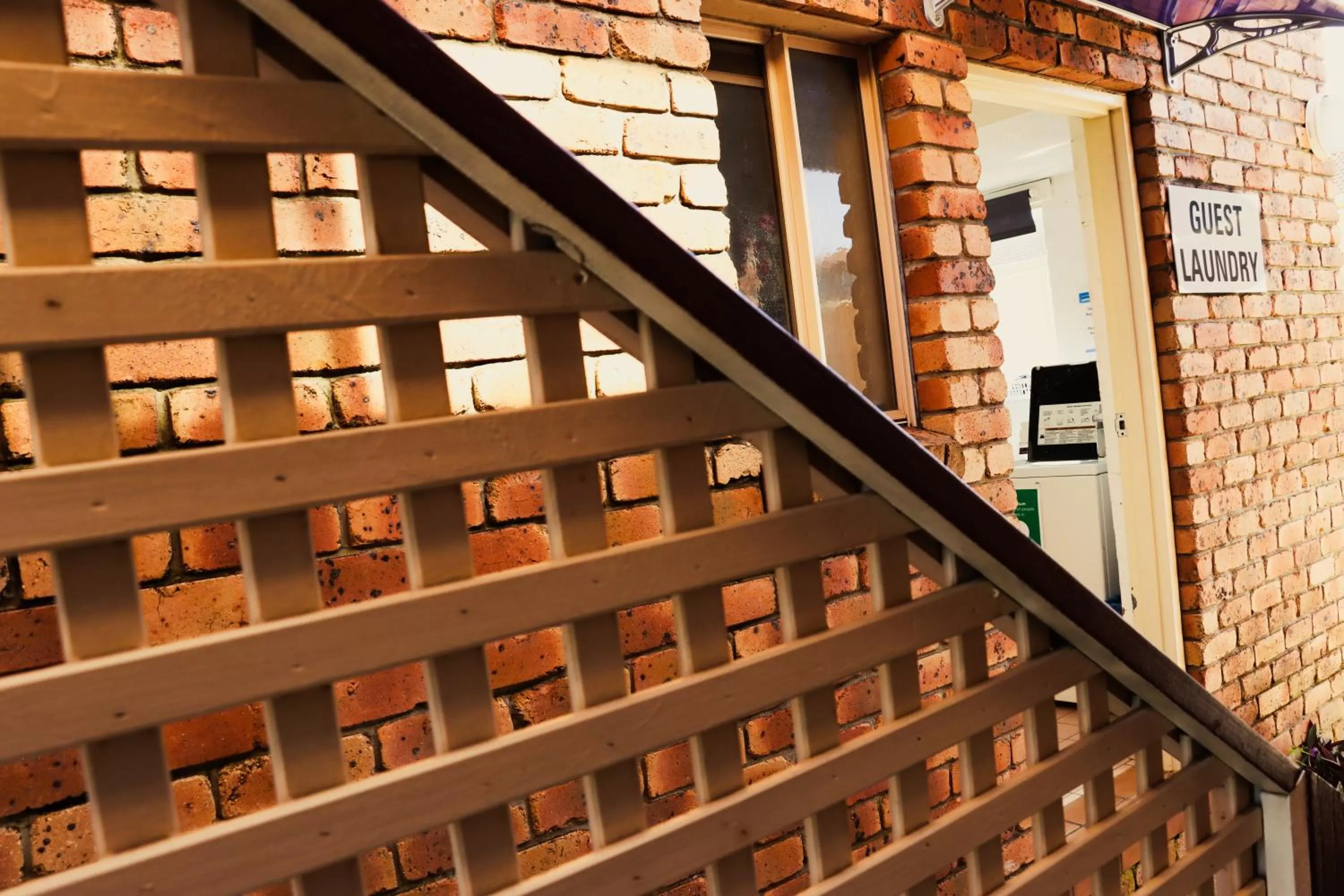 Kennedy Drive Boutique Motel - Close To City Centre & Airport