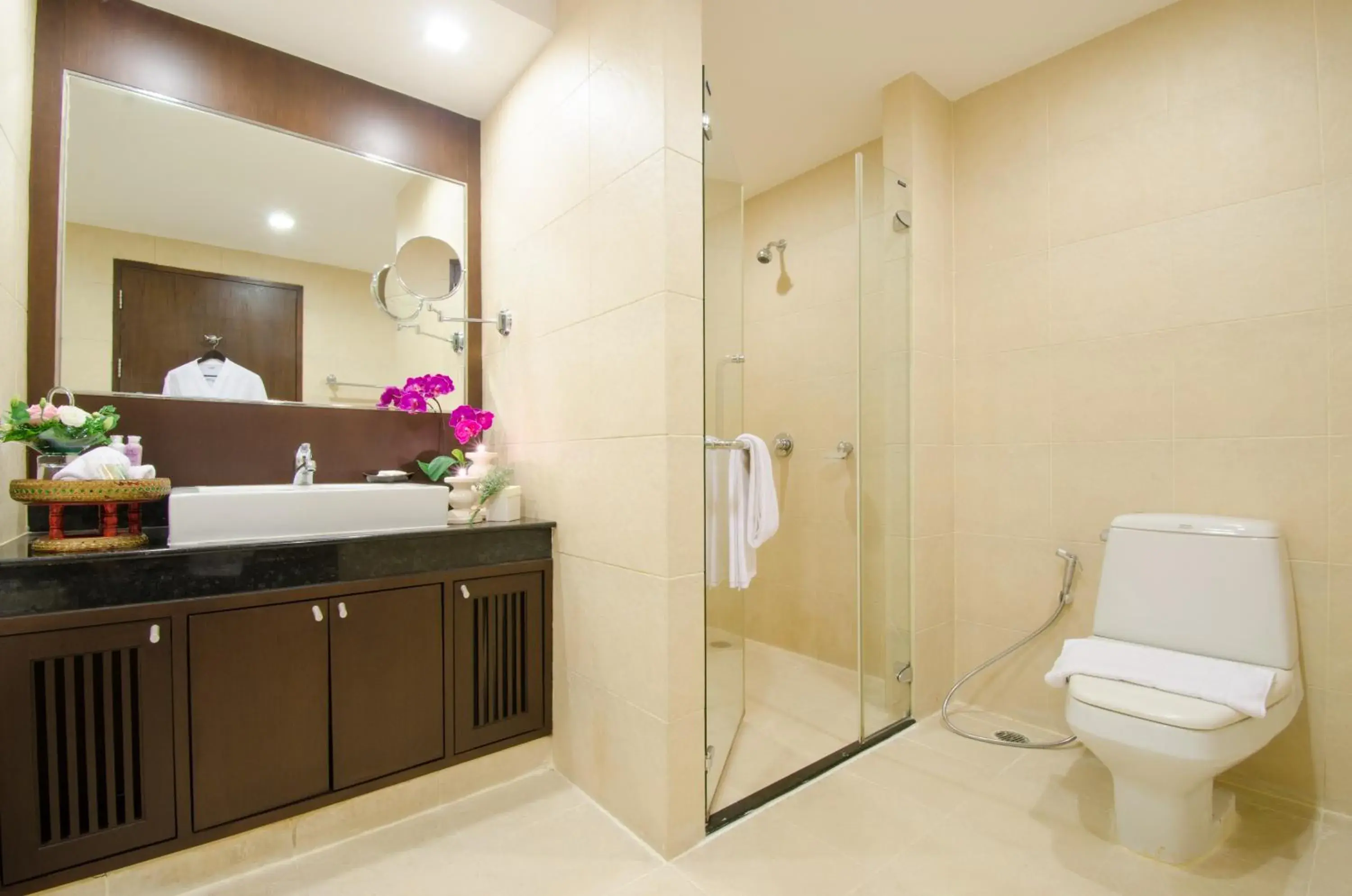 Bathroom in Grand Mercure Bangkok Asoke Residence
