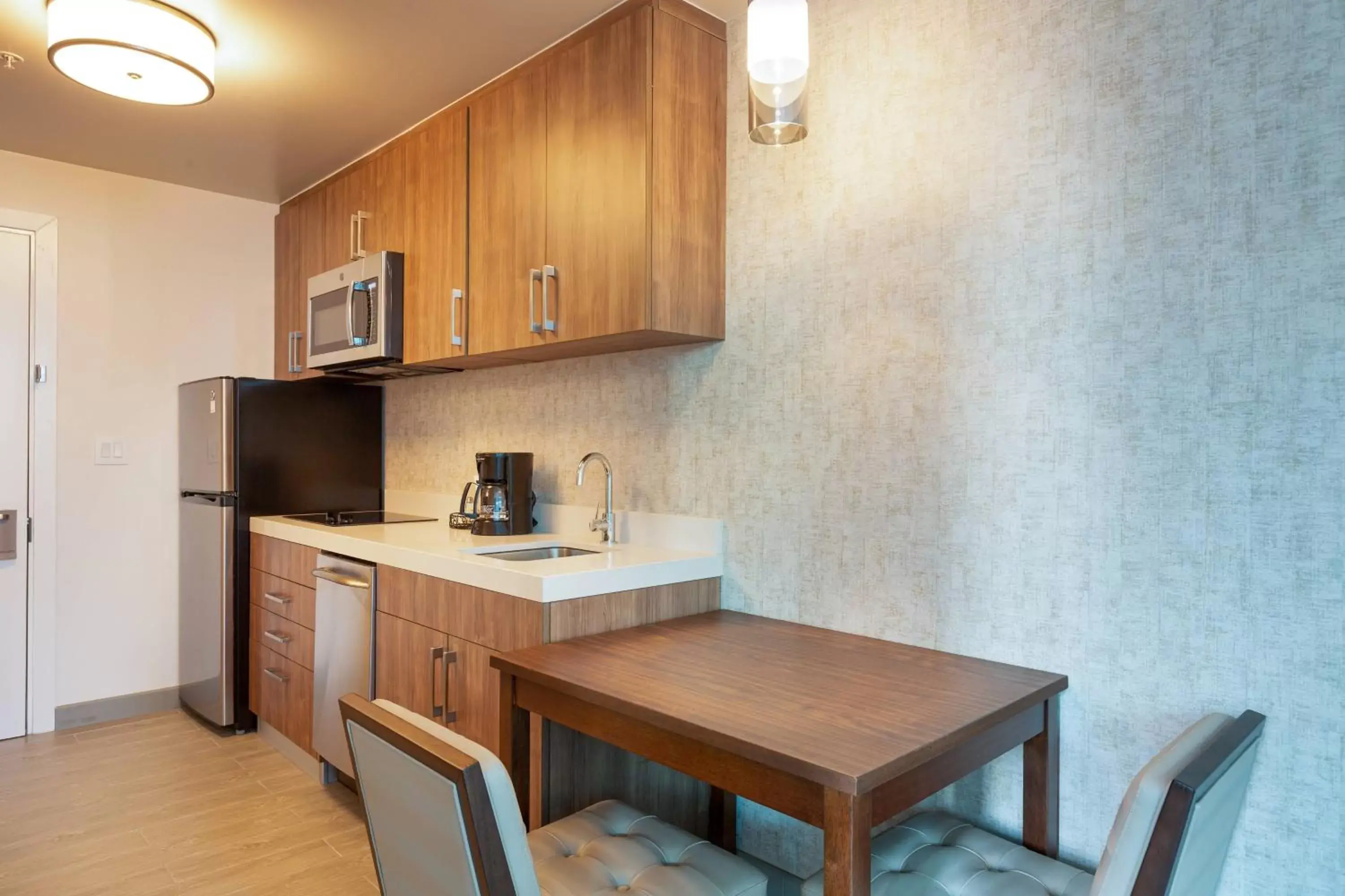 Photo of the whole room, Kitchen/Kitchenette in Residence Inn by Marriott Panama City