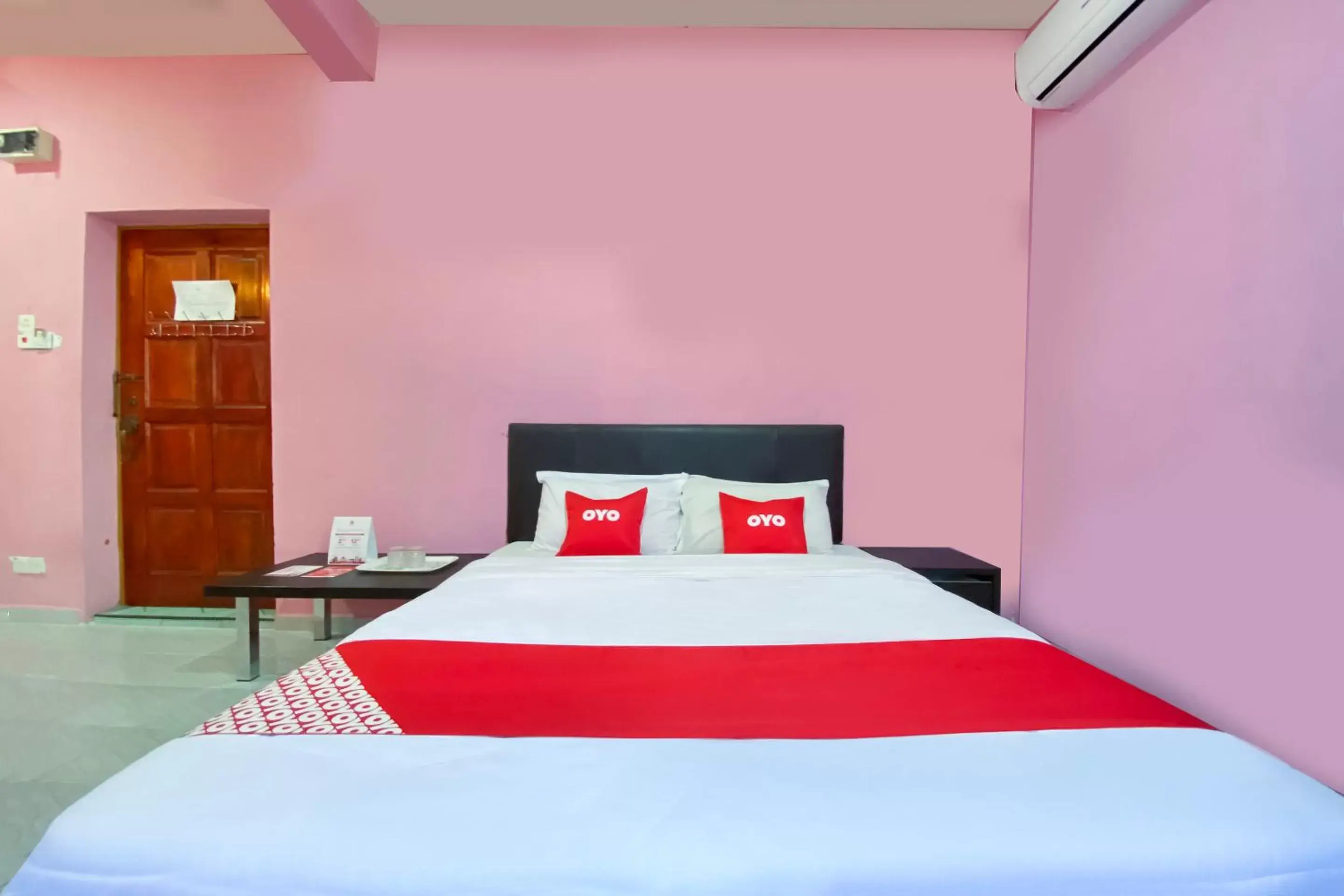 Bedroom, Bed in Super OYO 90039 Coop Hotel Kangar